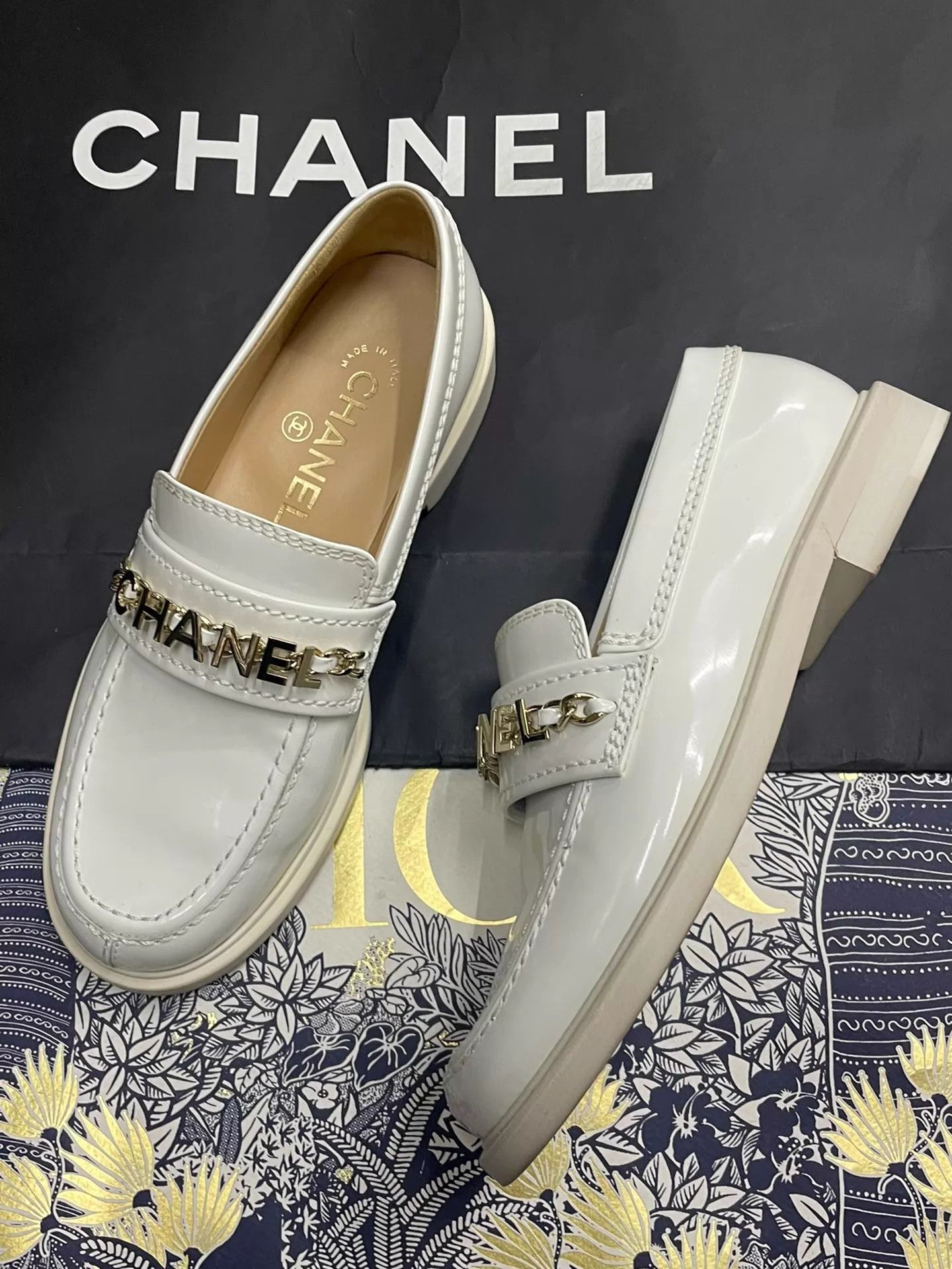 Chanel Chanel White Logo Loafers Women's 35 Size US 4.5 / IT 34.5 - 4 Thumbnail