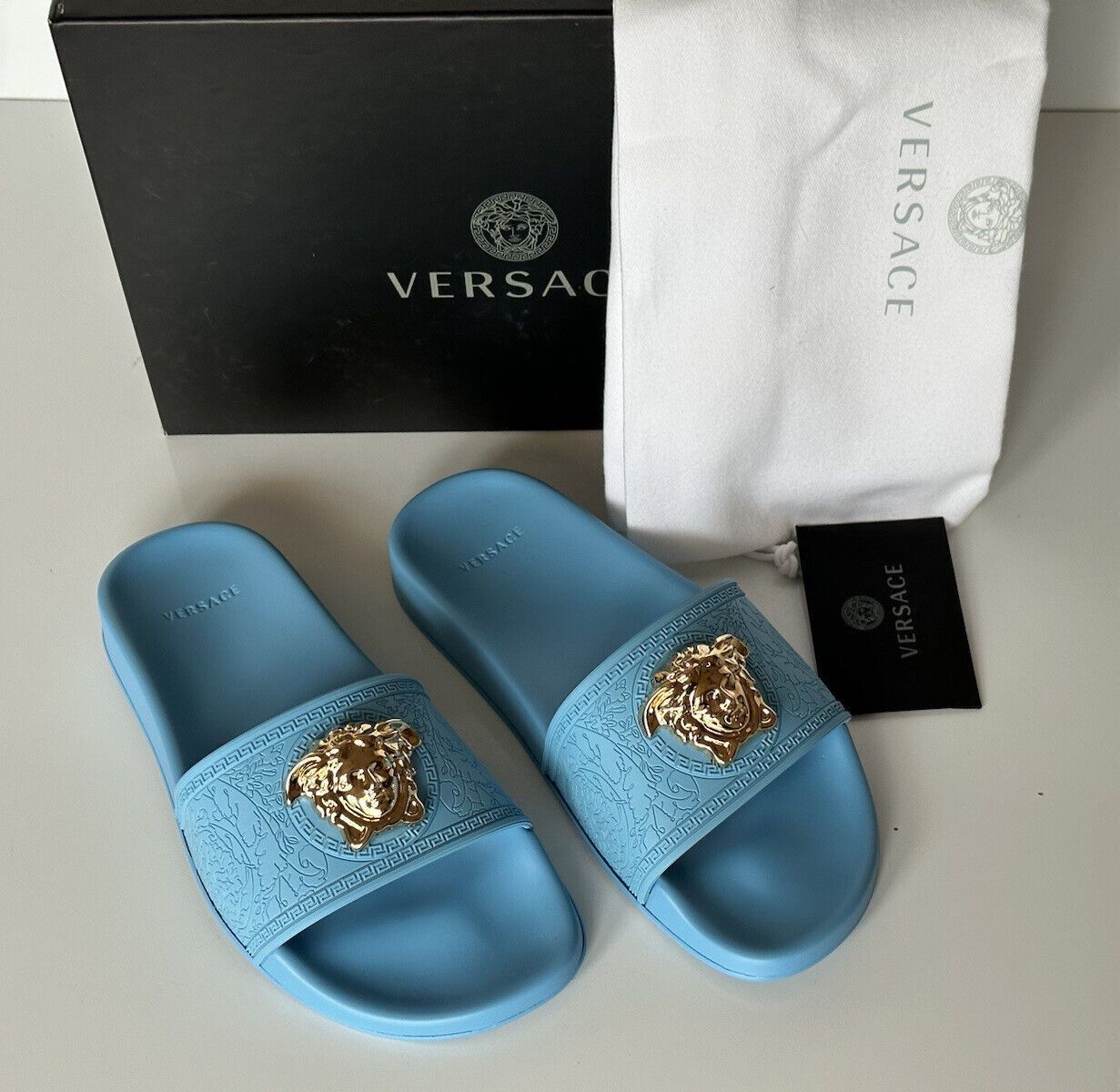 o1bs11s0923 Slides in Sky Blue