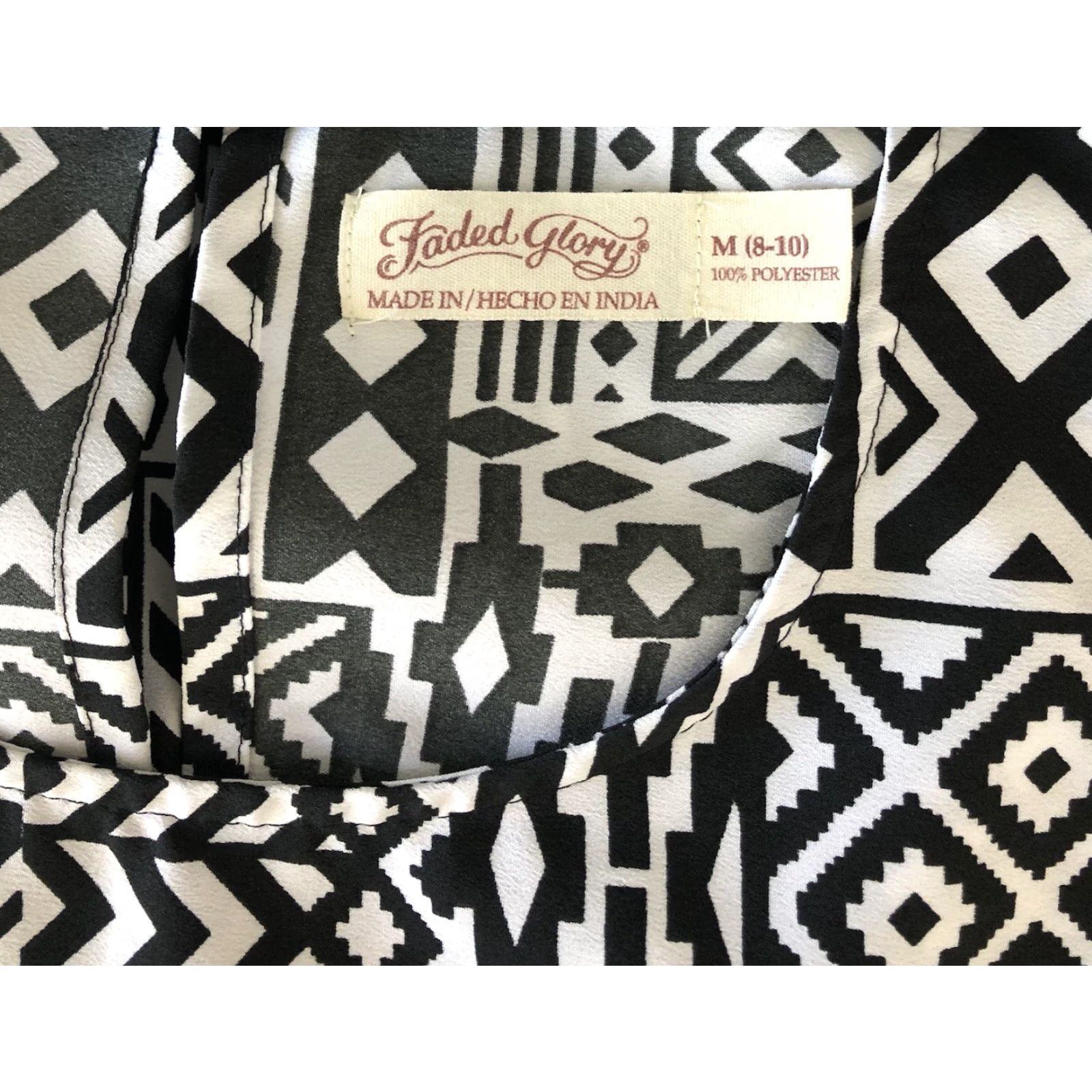 Faded Glory VINTAGE Faded Glory Sleeveless Tank Geometric Aztec Pleated Black White Boho Retro M Chest 36" 28" Polyester Womens Tank XS-XL Size M / US 6-8 / IT 42-44 - 5 Thumbnail