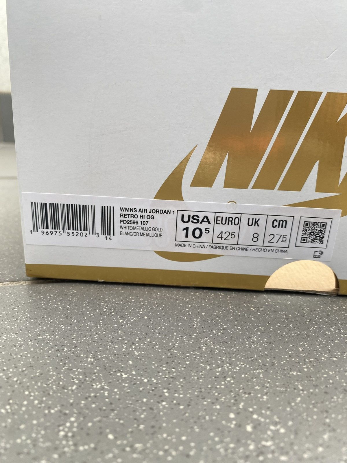 Jordan Brand × Nike Air Jordan 1 Retro high OG metallic gold Size US 9 / EU 42 - 6 Thumbnail