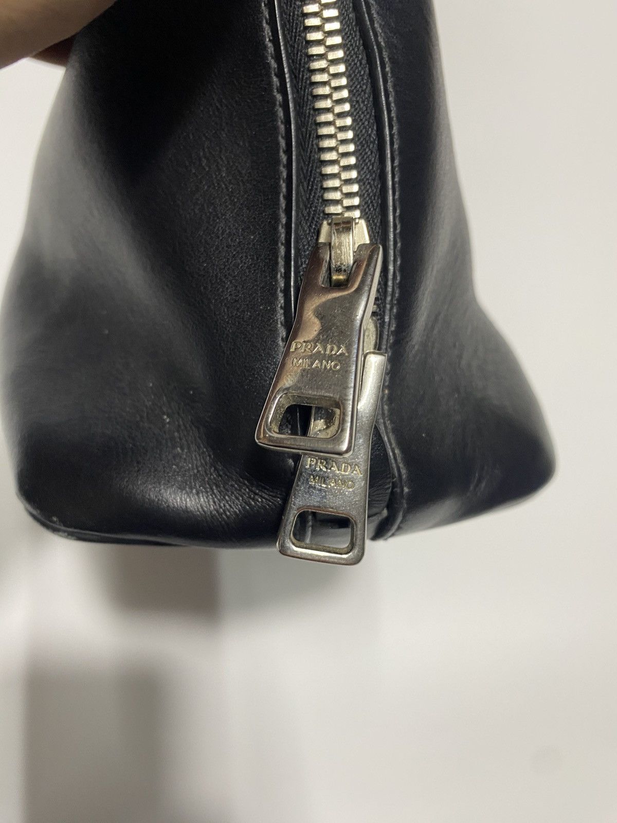 Prada ❌last drop deleted items❌Borsa a spalla in pelle nera Prada Size ONE SIZE - 5 Thumbnail