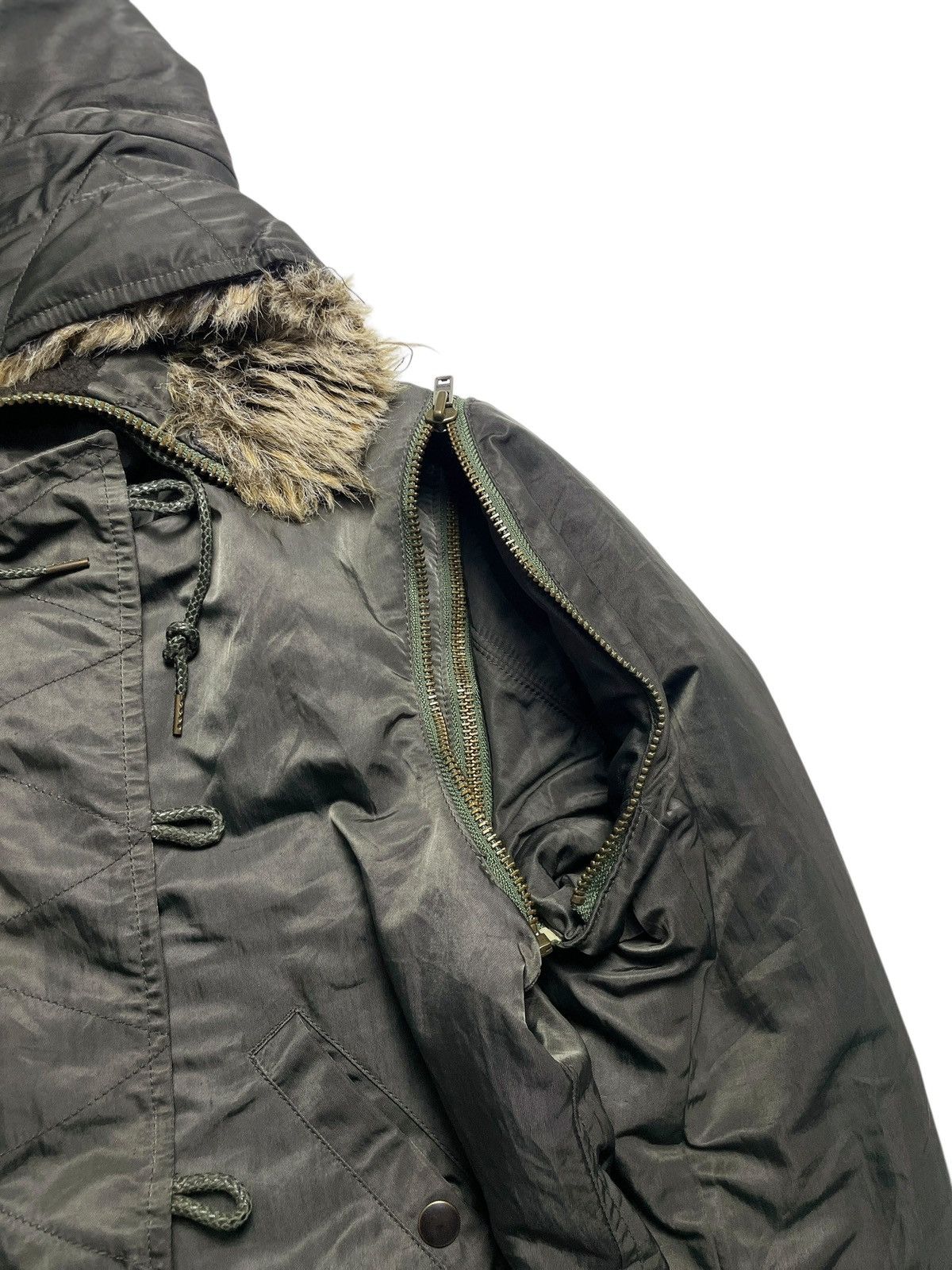 GOA 2000’sMen’s Bigi - Cyber Military N2BStyle Bomber Fur Jacket Size US M / EU 48-50 / 2 - 7 Thumbnail