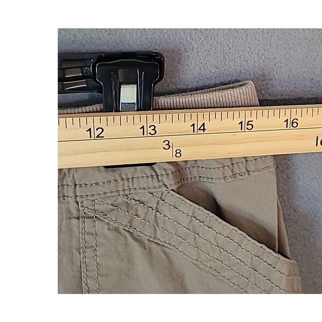 Chicos Chico’s Convertible Cargo Pants Beige Crop 0.5 Utility Size 30" / US 8 / IT 44 - 4 Thumbnail