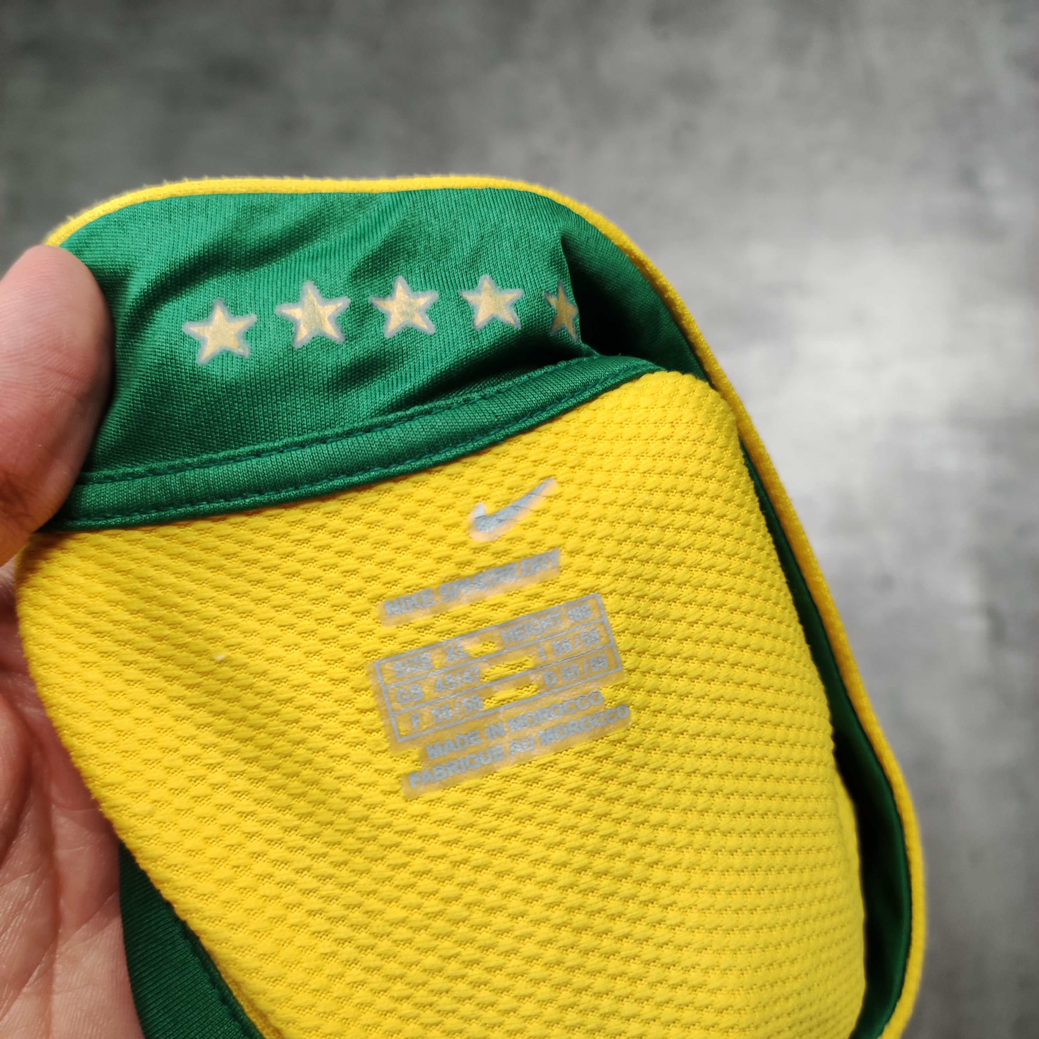 Nike RARE Vintage Brazil National Team x Nike Football Jersey Size US XL / EU 56 / 4 - 9 Thumbnail