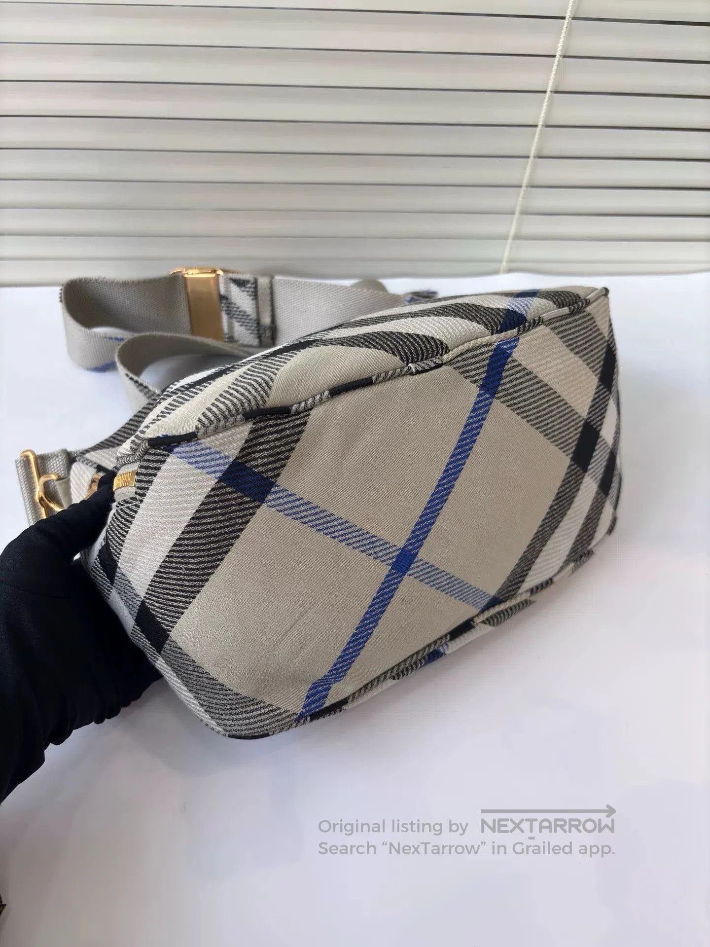 Burberry Burberry Canvas Check Crossbody Bag. Size ONE SIZE - 5 Thumbnail