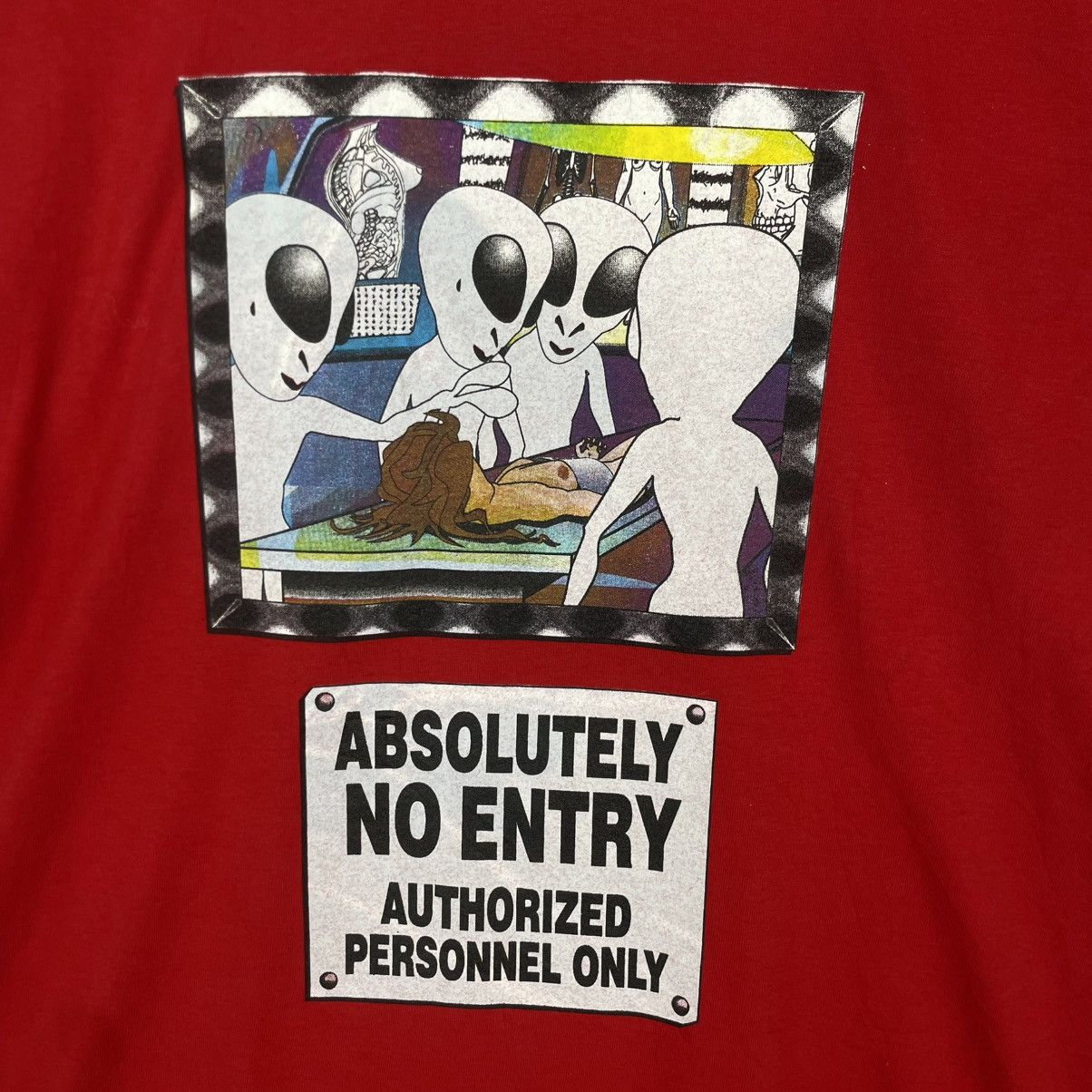 Designer × Vintage vintage T-shirt Absolutely no entry authorized personnel Size US M / EU 48-50 / 2 - 8 Thumbnail