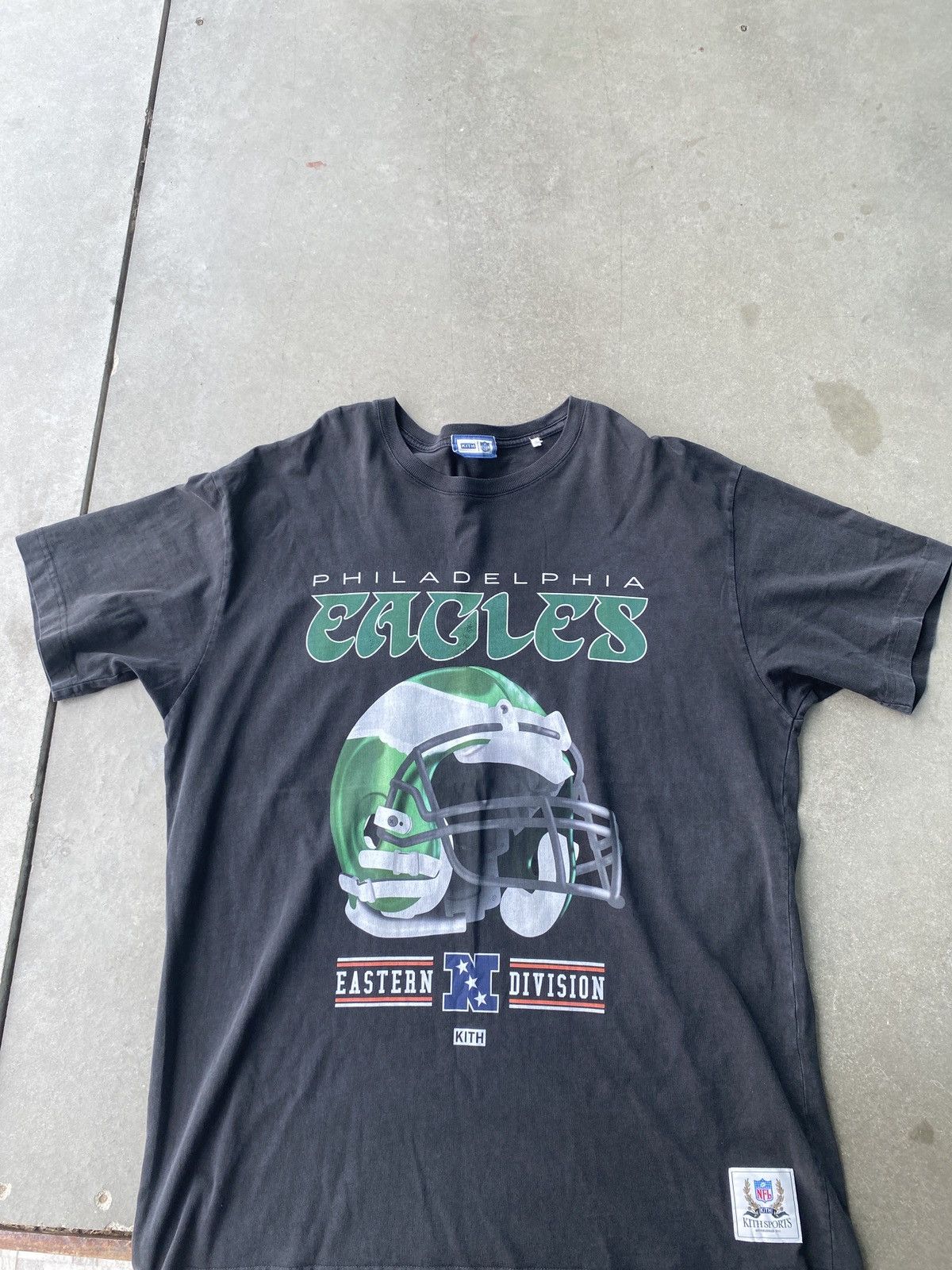 Kith Kith x NFL Eagles Vintage Tee Black Size L Size US L / EU 52-54 / 3 - 1 Thumbnail