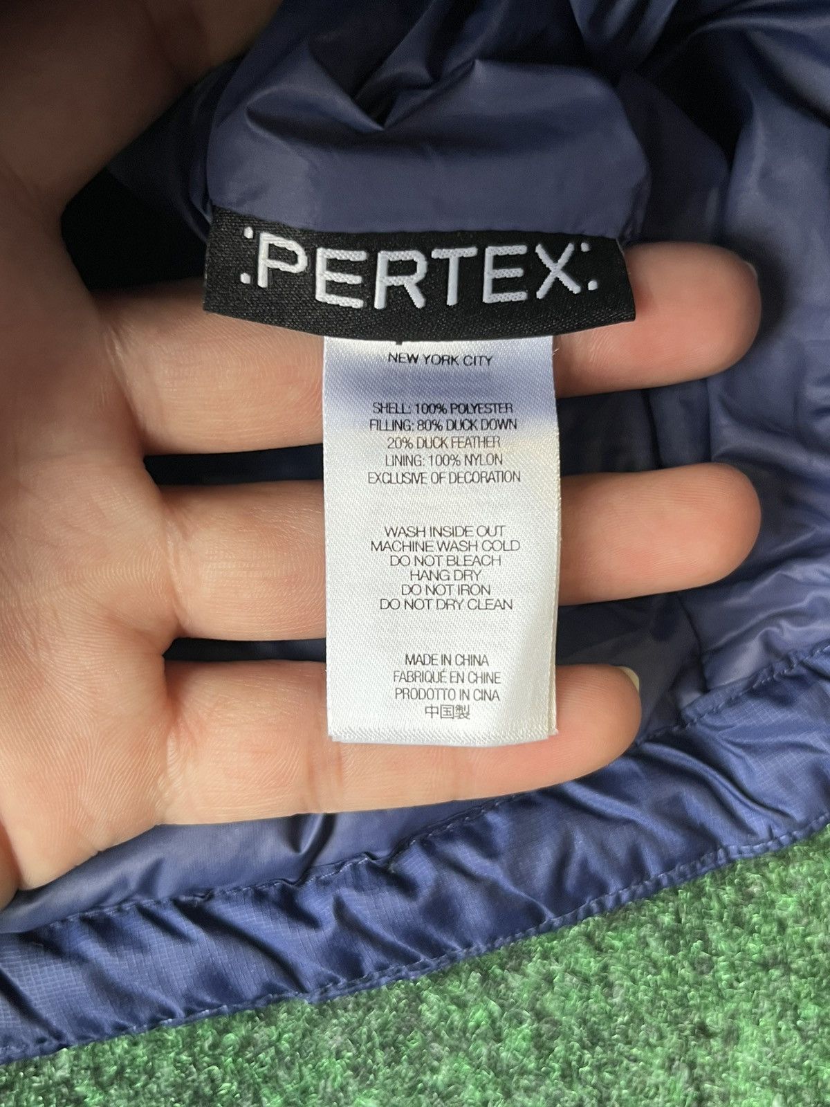 Supreme USED SUPREME MICRO DOWN SET PUFFER AND PANTS “NAVY” SIZE L&M Size US L / EU 52-54 / 3 - 14 Thumbnail