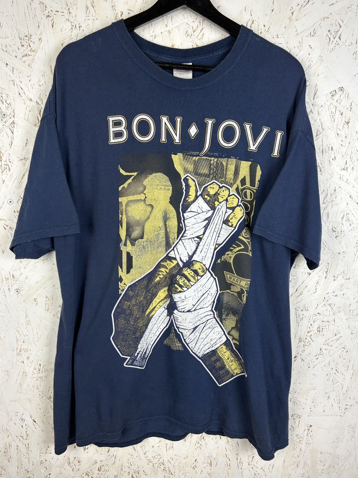 Band Tees Vintage Bon Jovi 2013 Because We Can Tour T-Shirt Blue L Size US XL / EU 56 / 4 - 1 Thumbnail