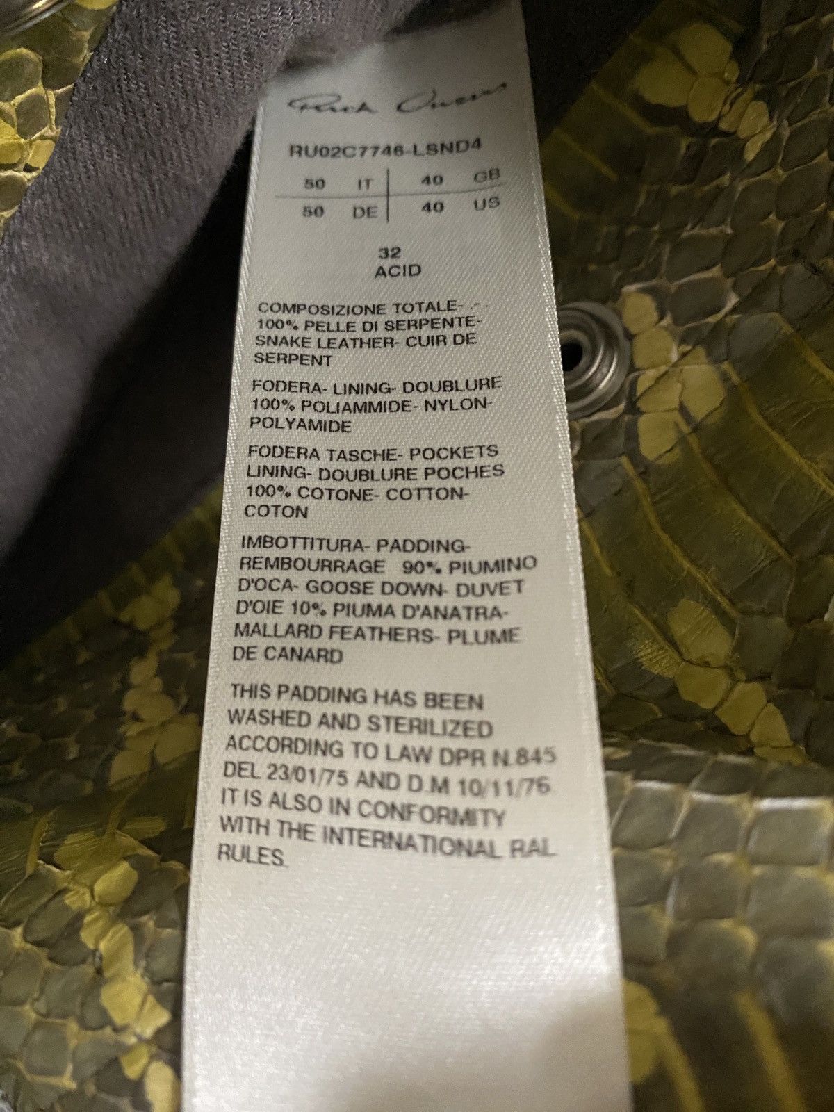Rick Owens Rick Owens FW23 SEALED VEST PYTHON SNAKESKIN Size US L / EU 52-54 / 3 - 11 Thumbnail