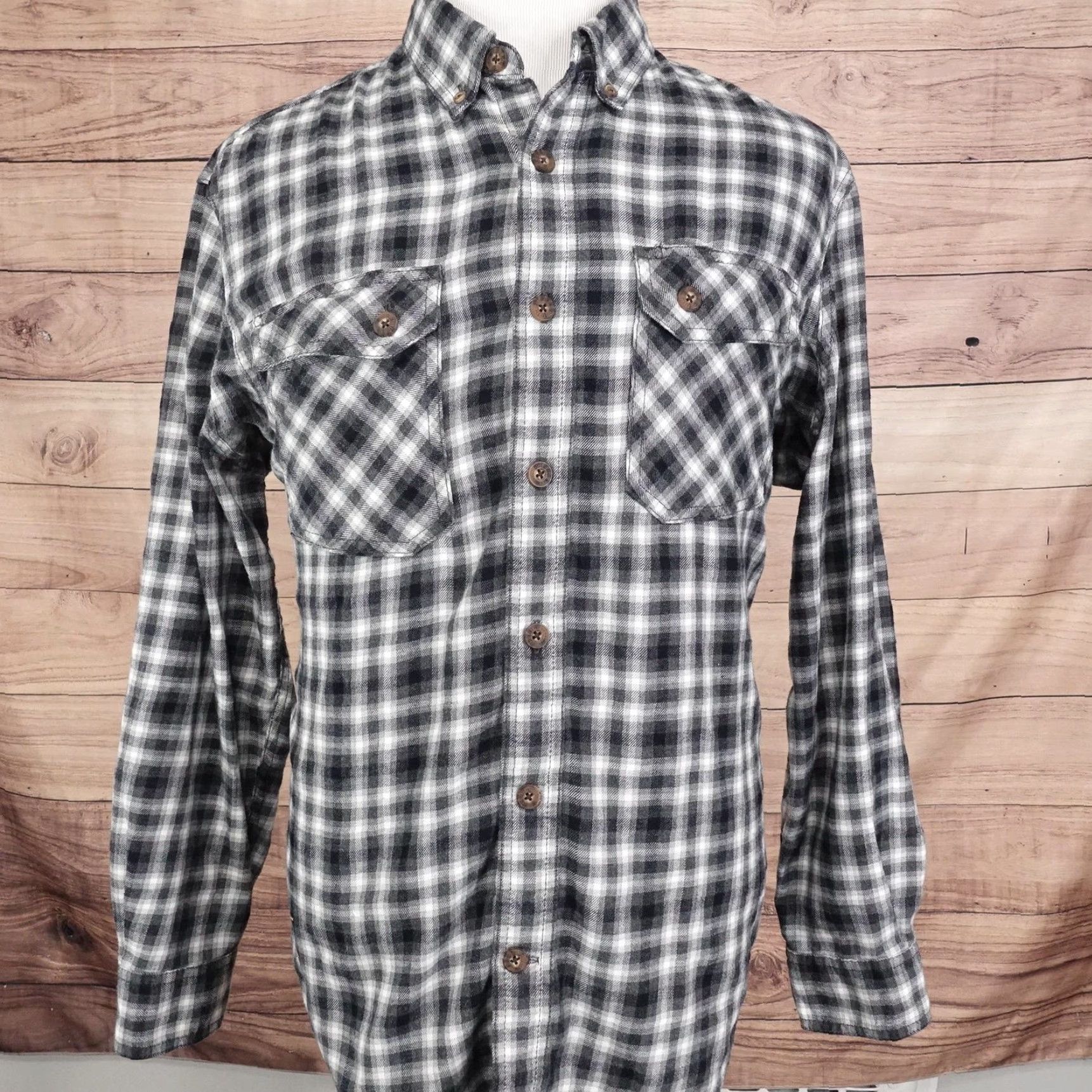 Duluth Trading Company Duluth Trading Co Flannel Shirt Mens L Gray Plaid Button-Down Workwear Shirt Size US L / EU 52-54 / 3 - 3 Thumbnail