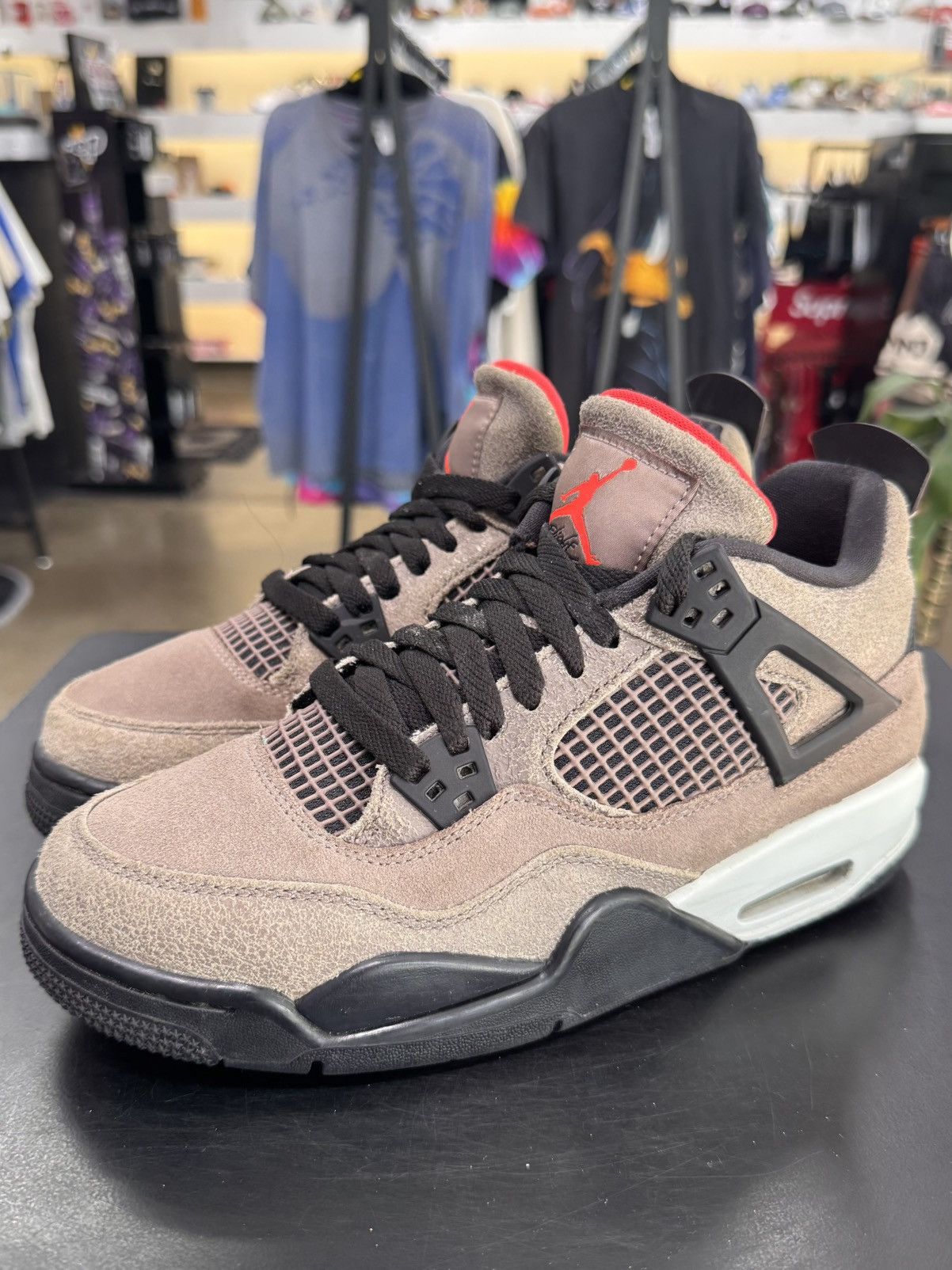 Jordan Brand Air Jordan 4 Taupe Haze Size 6.5Y (2021) Size US 6.5 / EU 39-40 - 1 Thumbnail