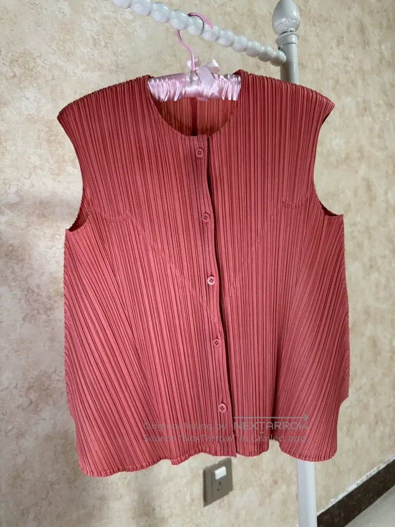 Issey Miyake Issey Miyake Sleeveless Vest Size S / US 4 / IT 40 - 2 Thumbnail