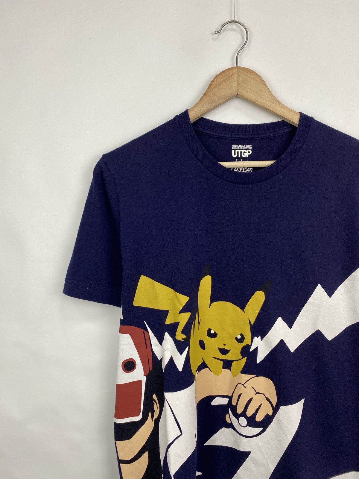 Pokemon × Uniqlo 🇯🇵 Uniqlo Pokemon Pikachu Ash Ketchum T-Shirt Rare Retro Hype Size US M / EU 48-50 / 2 - 2 Thumbnail