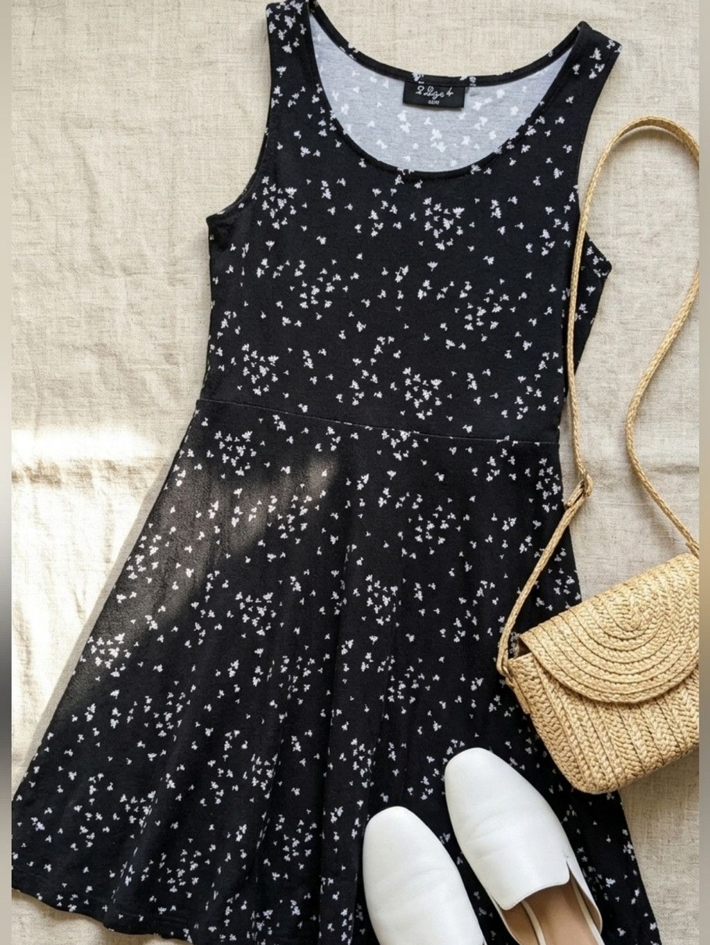 Other Vintage Vibes Floral Skater Dress by 2 Dye 4 - Size M" Size M / US 6-8 / IT 42-44 - 1 Thumbnail
