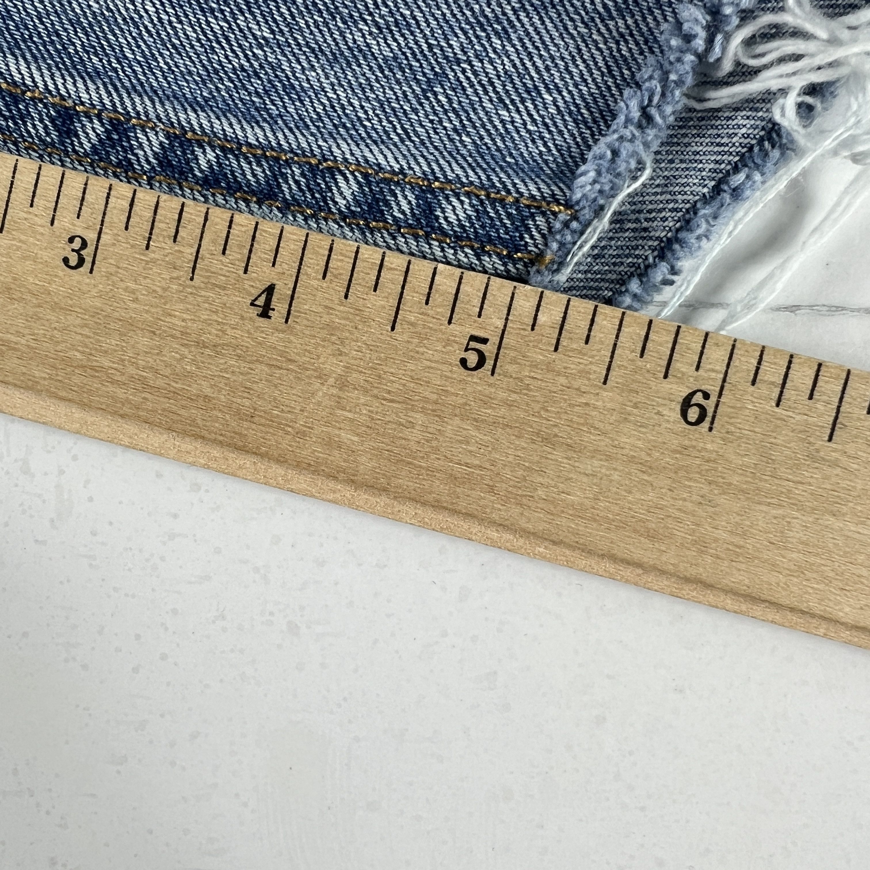 Levi's Levi's Jean Shorts 550 Faded Bermuda Cut Off Denim Jorts Size US 32 / EU 48 - 18 Thumbnail