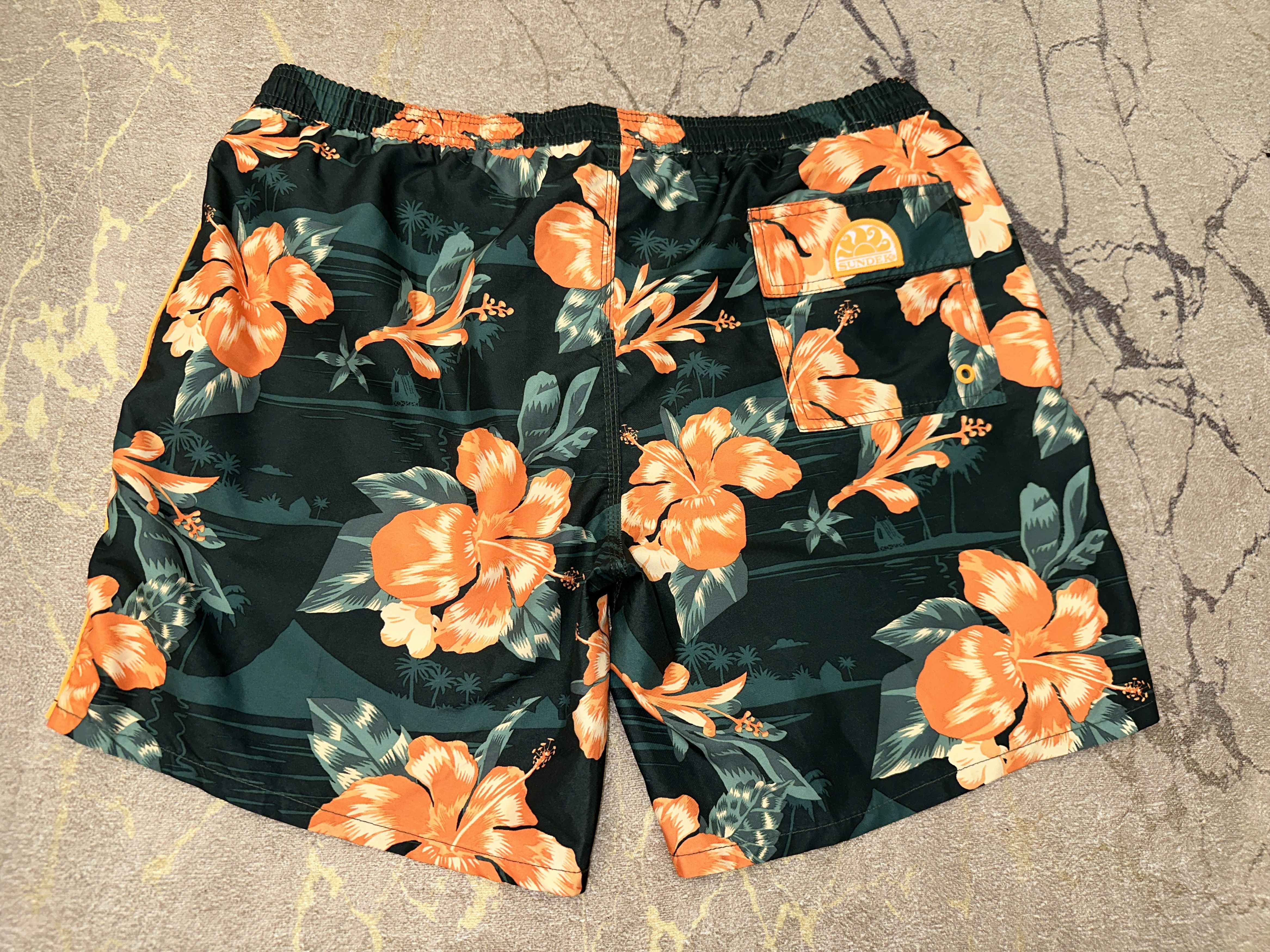 Sundek Sundek XL Beach Board Shorts Trunks BathSuit Elastic Size XL Size US 38 / EU 54 - 1 Thumbnail