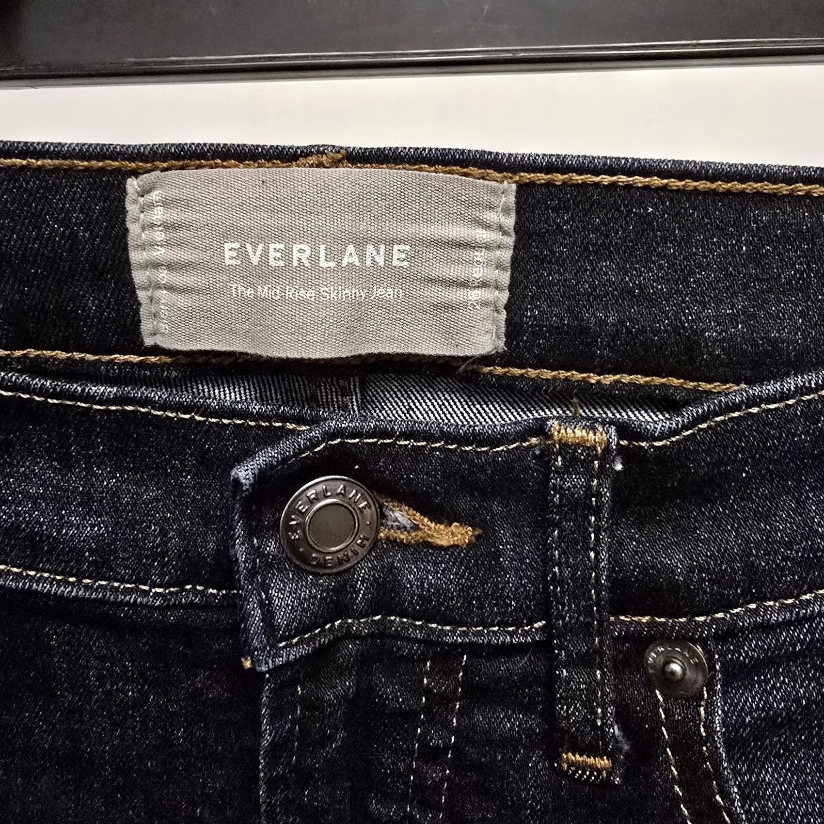 Everlane Everlane Jeans Women’s 26 Mid-Rise Skinny Denim Blue Dark Wash 5-Pocket Regular Inseam 27 Size 26" / US 2 / IT 38 - 4 Thumbnail