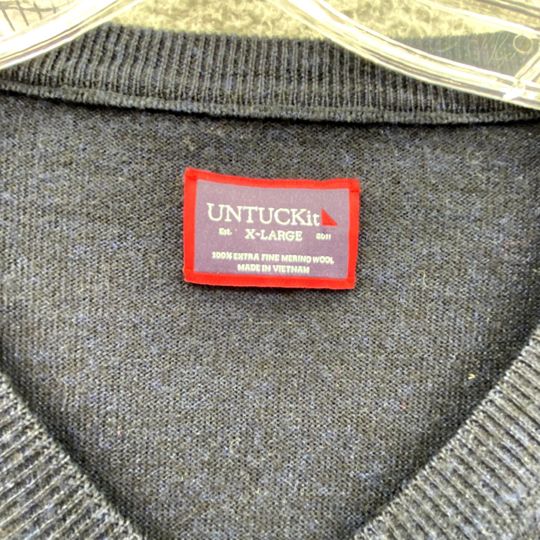 UNTUCKit UNTUCKit Sweater Men’s XL Navy Merino Wool V-Neck Long Sleeve Golf Preppy 90's Size US XL / EU 56 / 4 - 4 Thumbnail