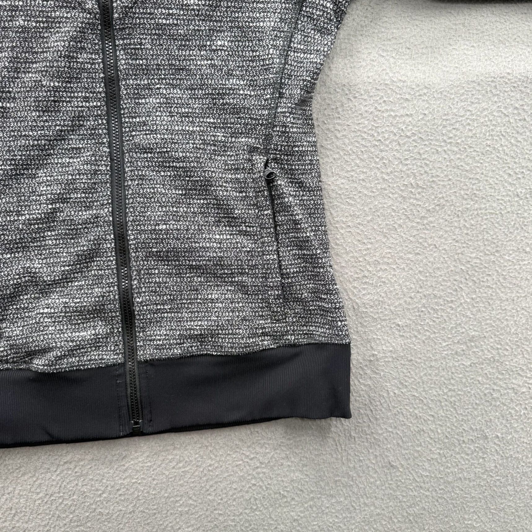 Lululemon Lululemon Jacket Womens 4 Gray Full Zip Knit Track Funnel Neck Running Athletic Size S / US 4 / IT 40 - 7 Thumbnail