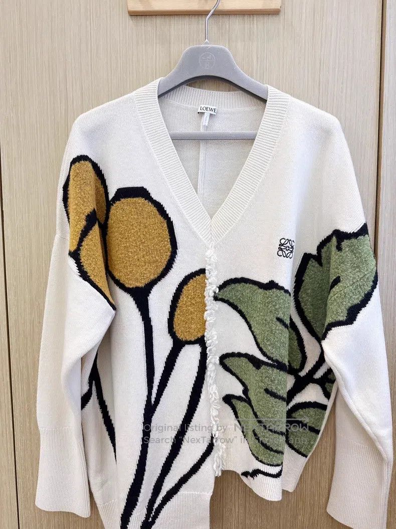 Loewe Loewe Knit floral irregular sweater Size S / US 4 / IT 40 - 2 Thumbnail