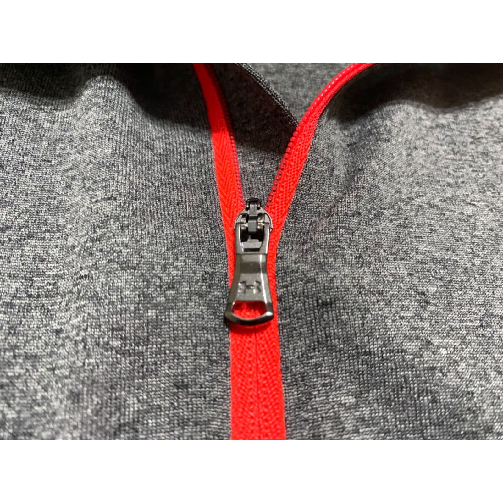 Under Armour Under Armour Womens Small Shirt Gray Long Sleeve 1/4 Zip HeatGear Pullover Size S / US 4 / IT 40 - 4 Thumbnail