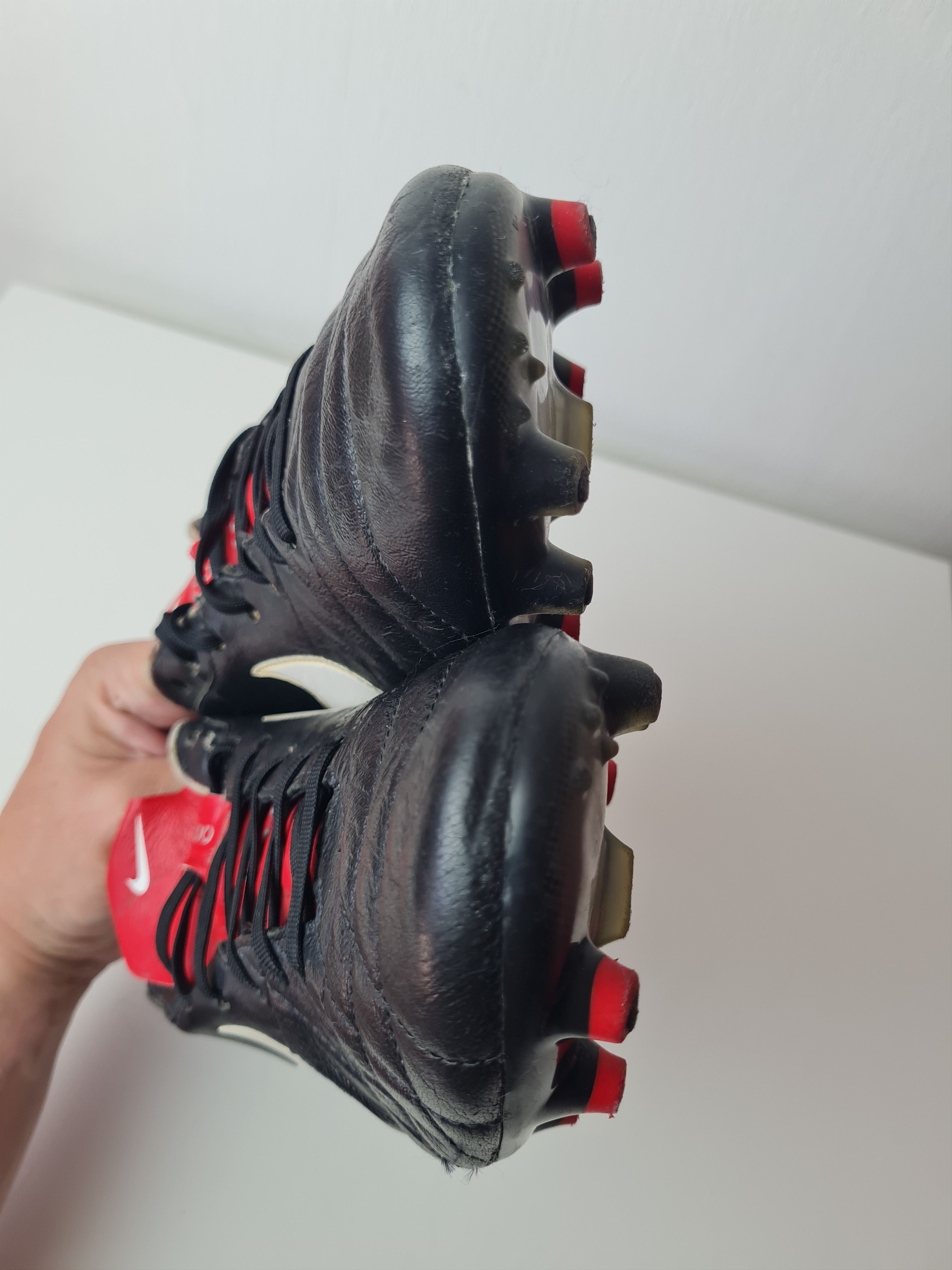 Nike Football cleats boots 2012 454309-010 NIKE TIEMPO MYSTIC Size US 9 / EU 42 - 8 Thumbnail