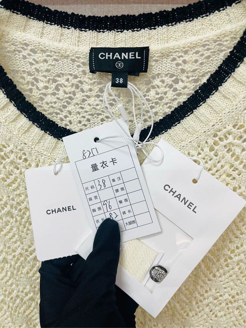 Chanel Chanel 24P milky white hollow long knitted skirt 2504-Nexta Size XS / US 0-2 / IT 36-38 - 2 Thumbnail