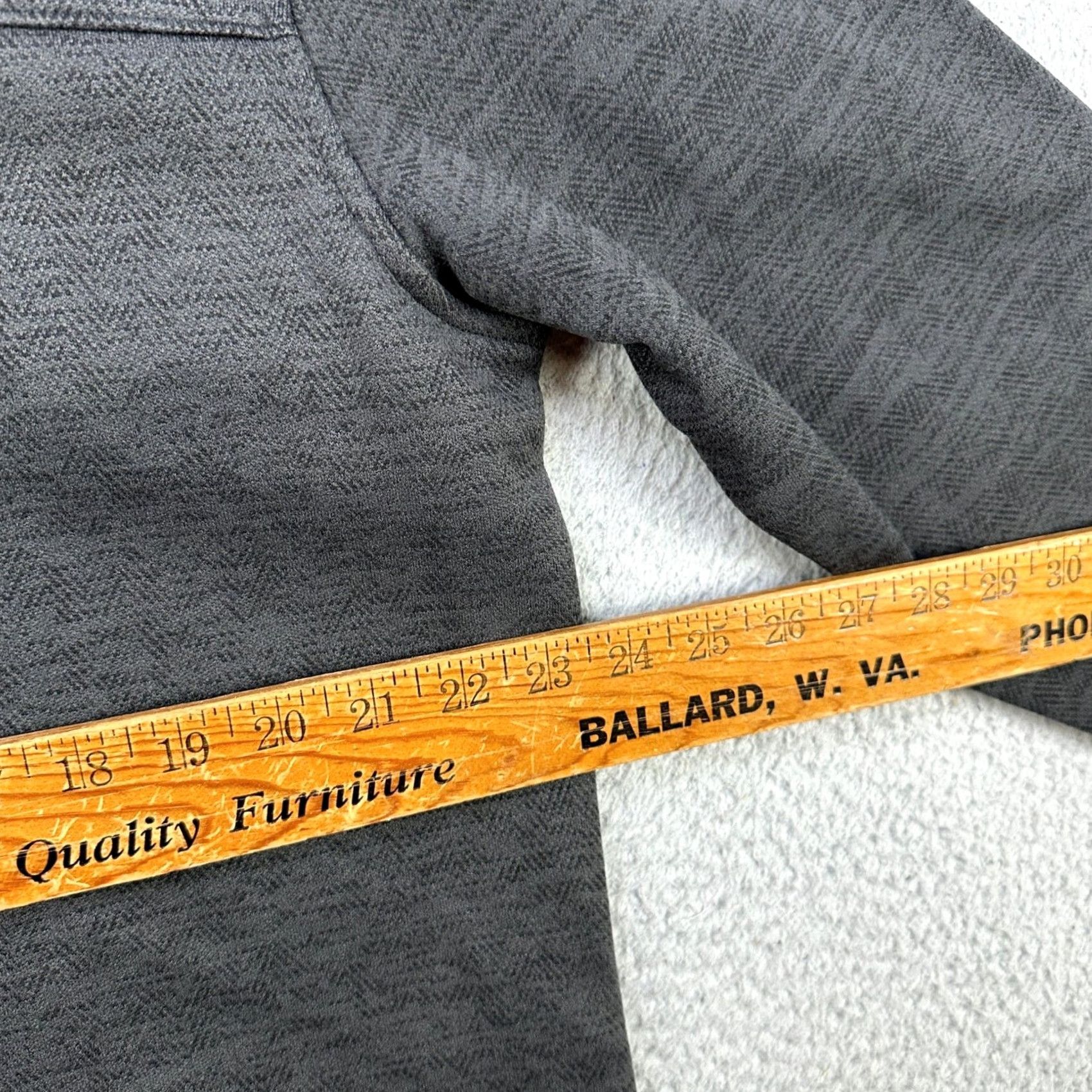 Izod VINTAGE Izod Sweatshirt Pullover Mens Large Black Spectator Snap Button Long Sleeve NEW Size US L / EU 52-54 / 3 - 7 Thumbnail