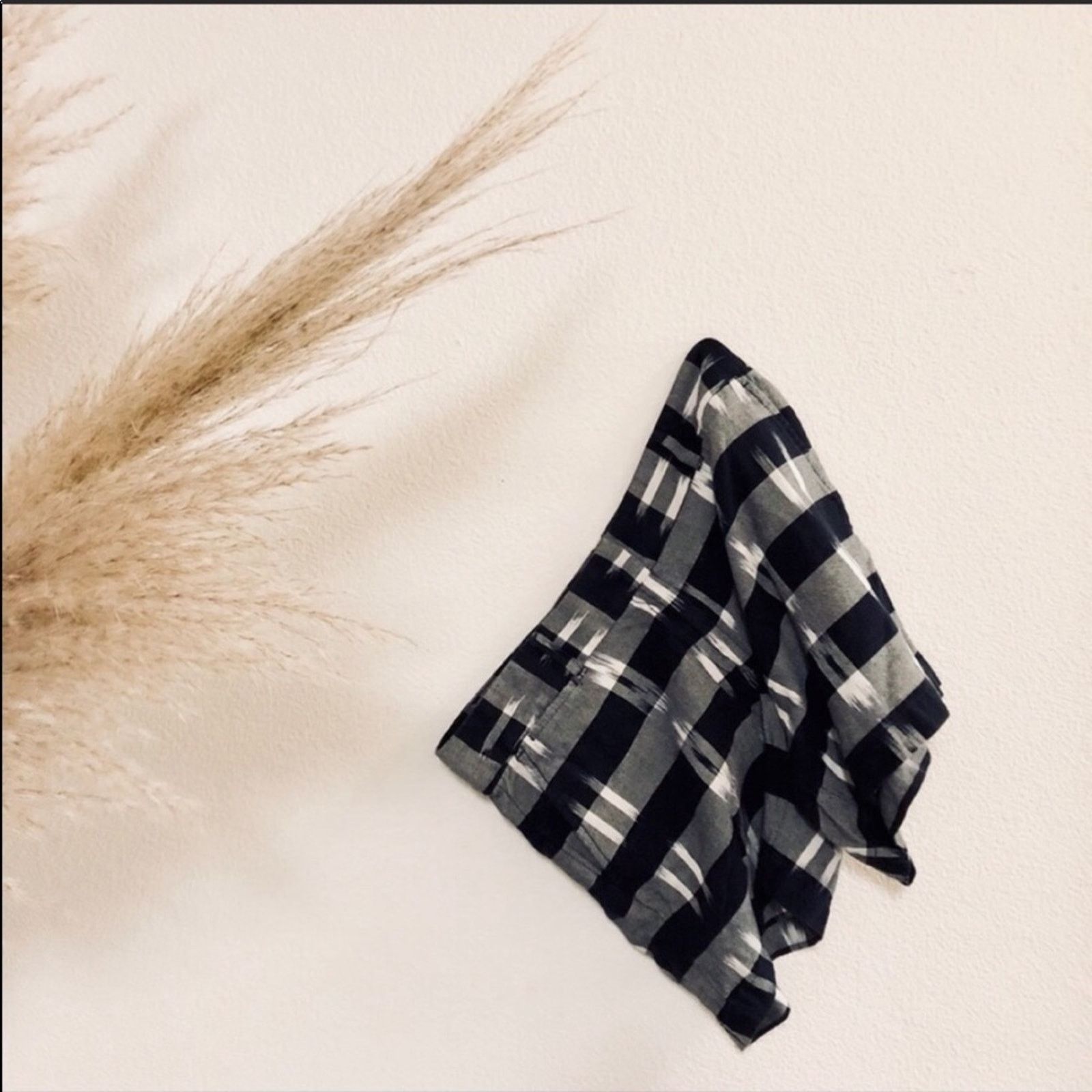 Loft ANN TAYLOR Black White Grey Plaid Checkered Striped Shorts Size 28" / US 6 / IT 42 - 4 Thumbnail