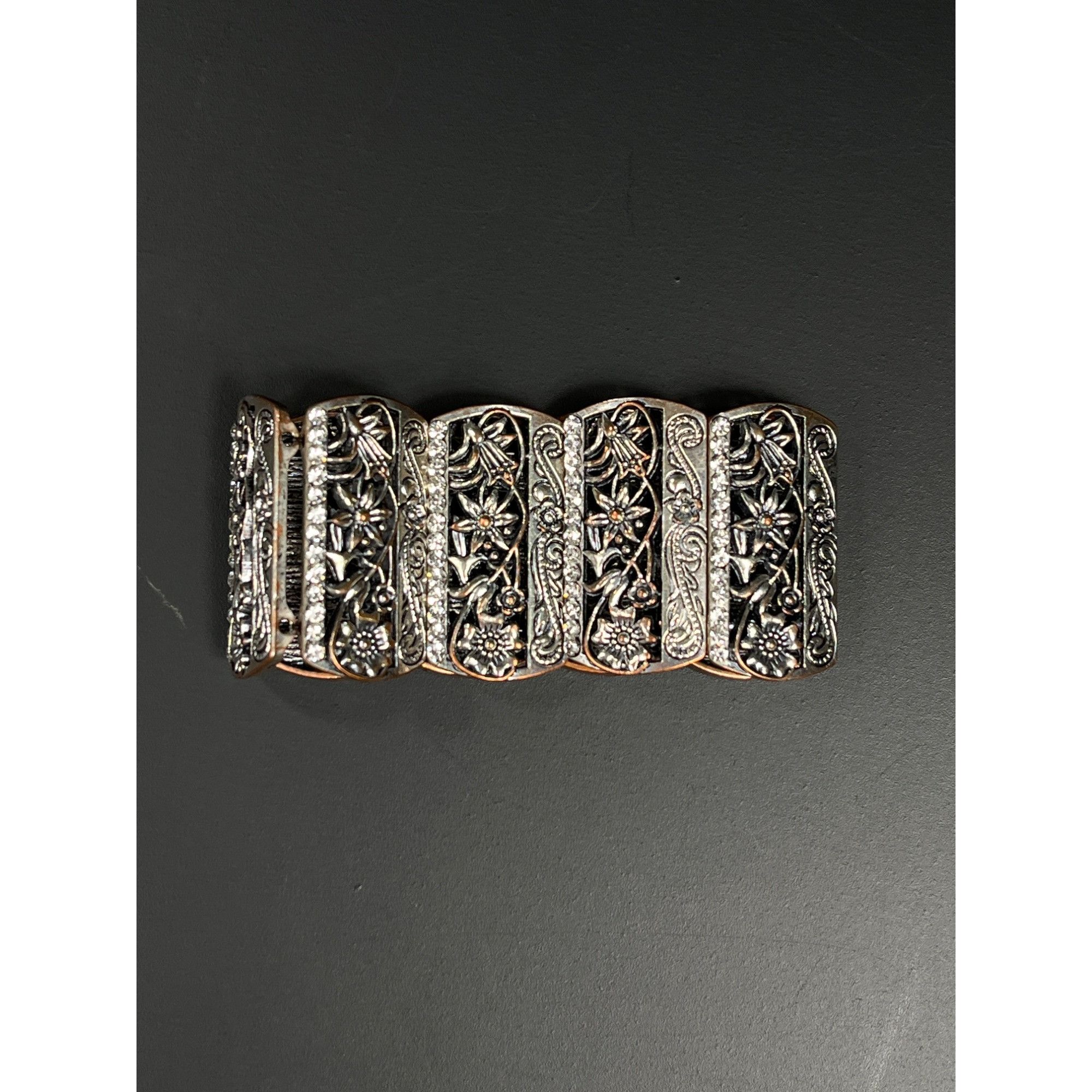 Vintage Vintage SKU 005 Silver Tone Floral Panel Bracelet With Rhine Size ONE SIZE - 3 Thumbnail