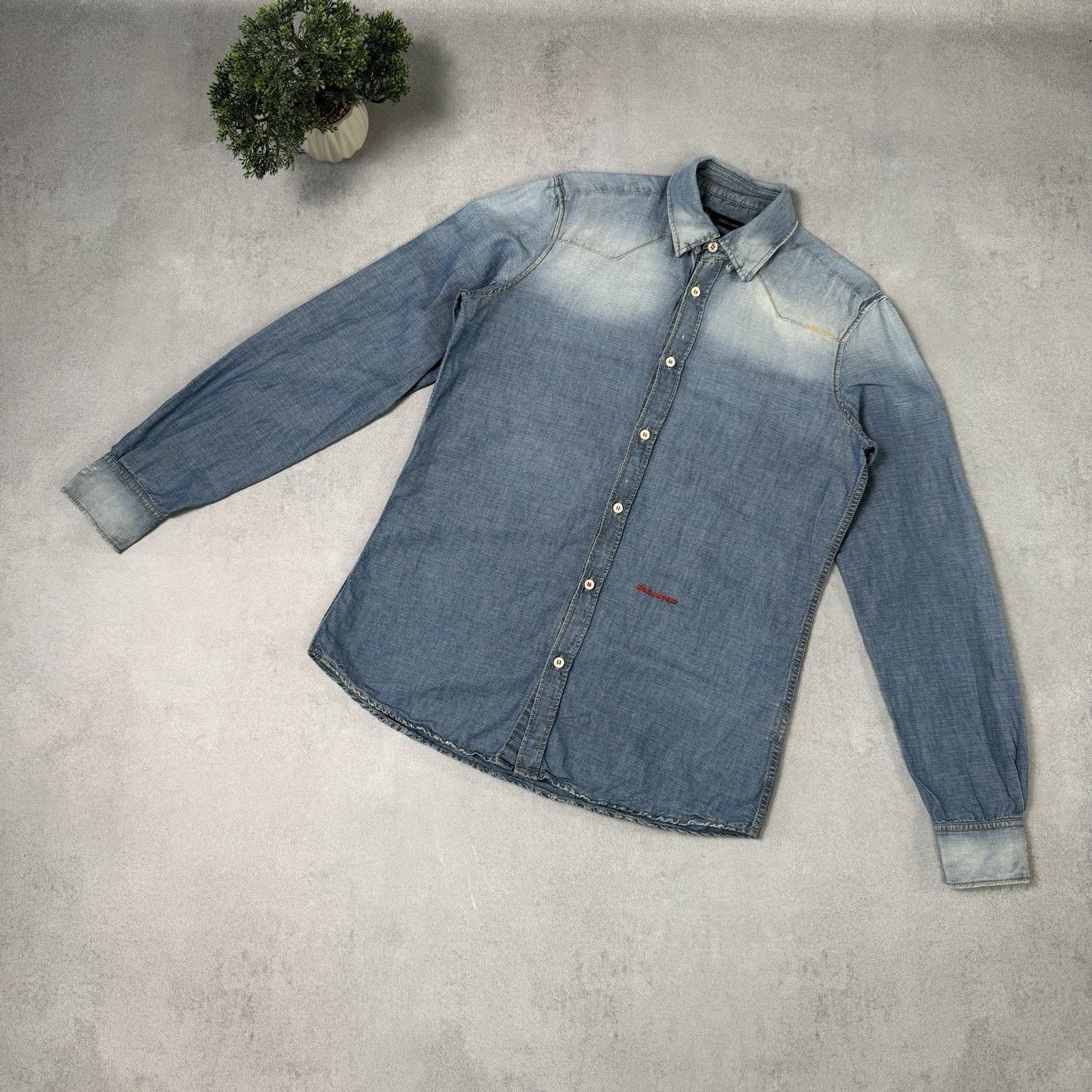 Dsquared2 Dsquared2 Men Denim Shirt Size 46 Blue Cotton Size US M / EU 48-50 / 2 - 1 Thumbnail