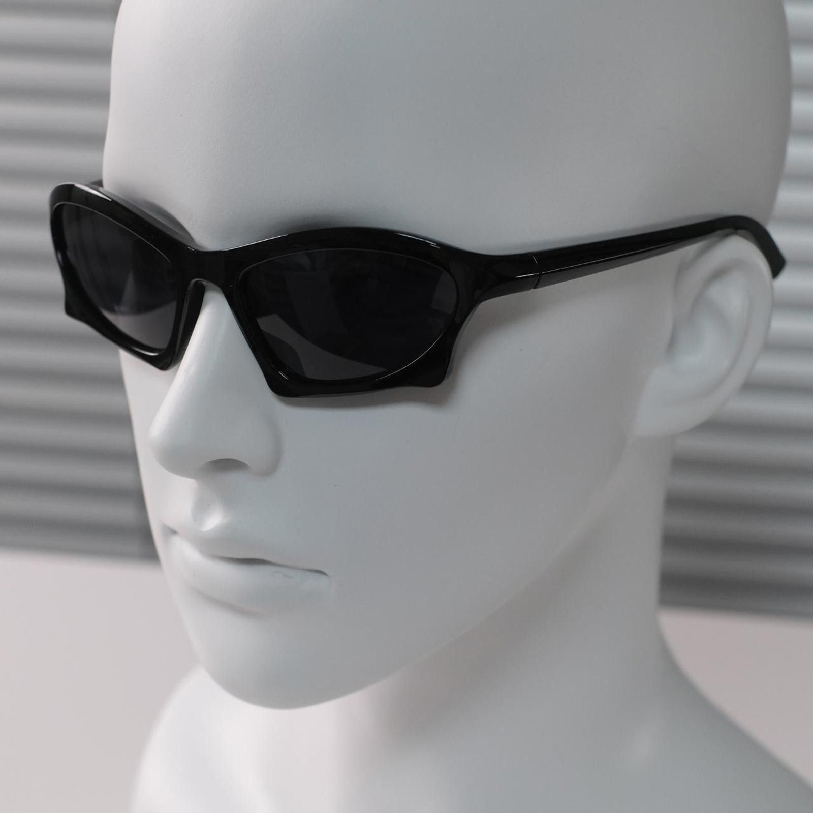 Japanese Brand Y2k Avant Garde Futuristic Black Sunglasses Unisex Size ONE SIZE - 2 Thumbnail