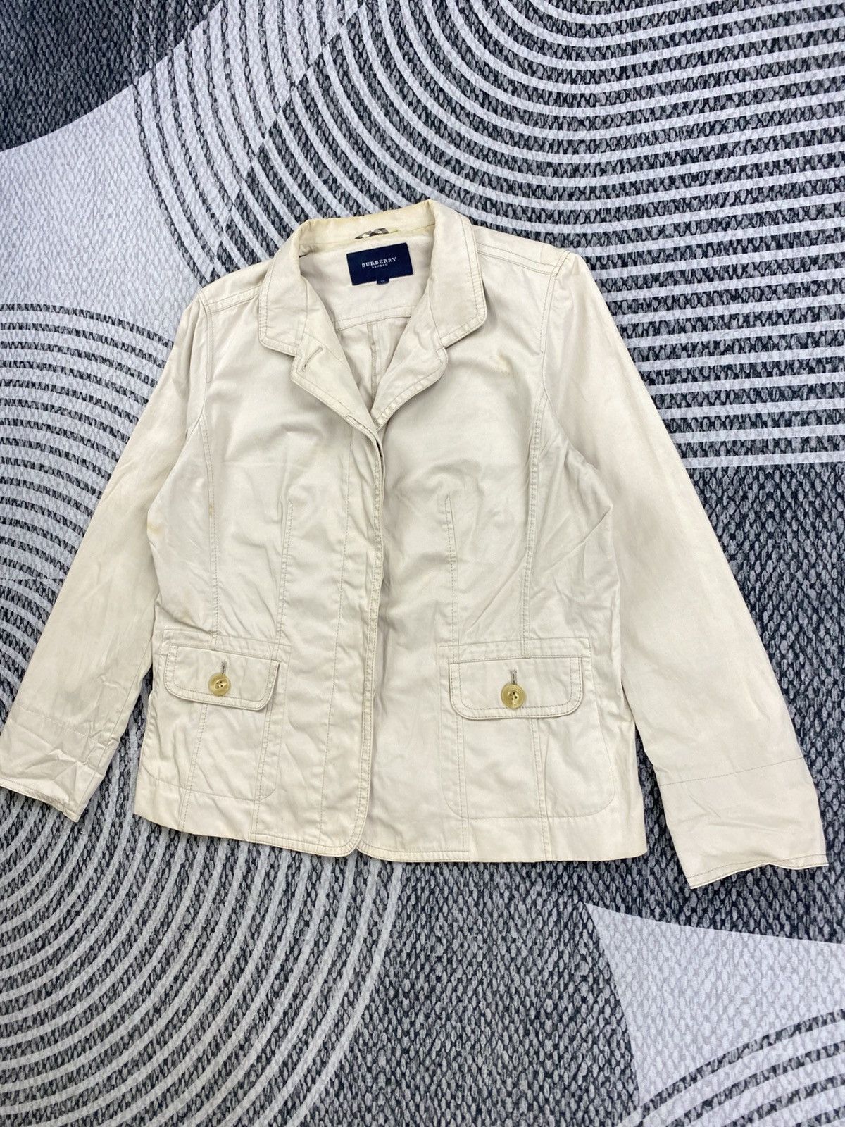 Burberry Vintage Burberry London Double Pocket Jacket Size M / US 6-8 / IT 42-44 - 4 Thumbnail