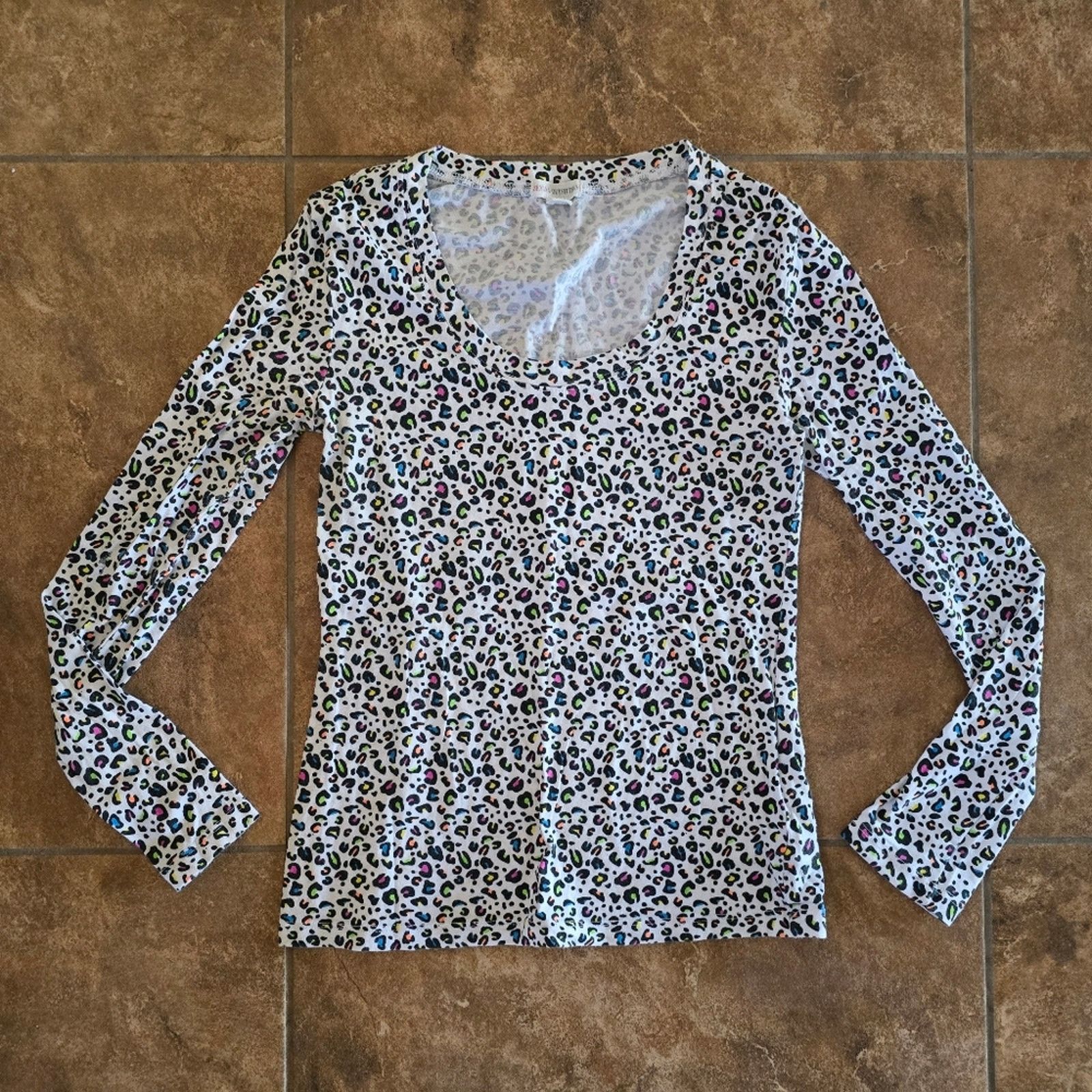 Other White Neon Leopard | ZENANA OUTFITTERS | Long Sleeve Size M / US 6-8 / IT 42-44 - 1 Thumbnail