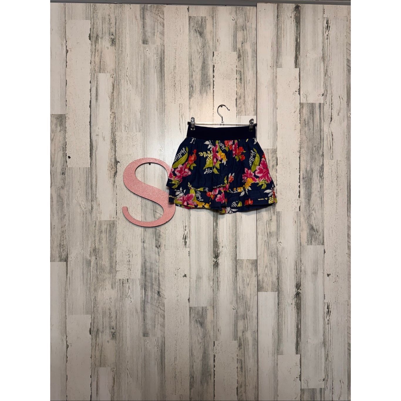 Hollister Hollister Floral Ruffle Mini Skirt Navy Size S Size 26" / US 2 / IT 38 - 1 Thumbnail
