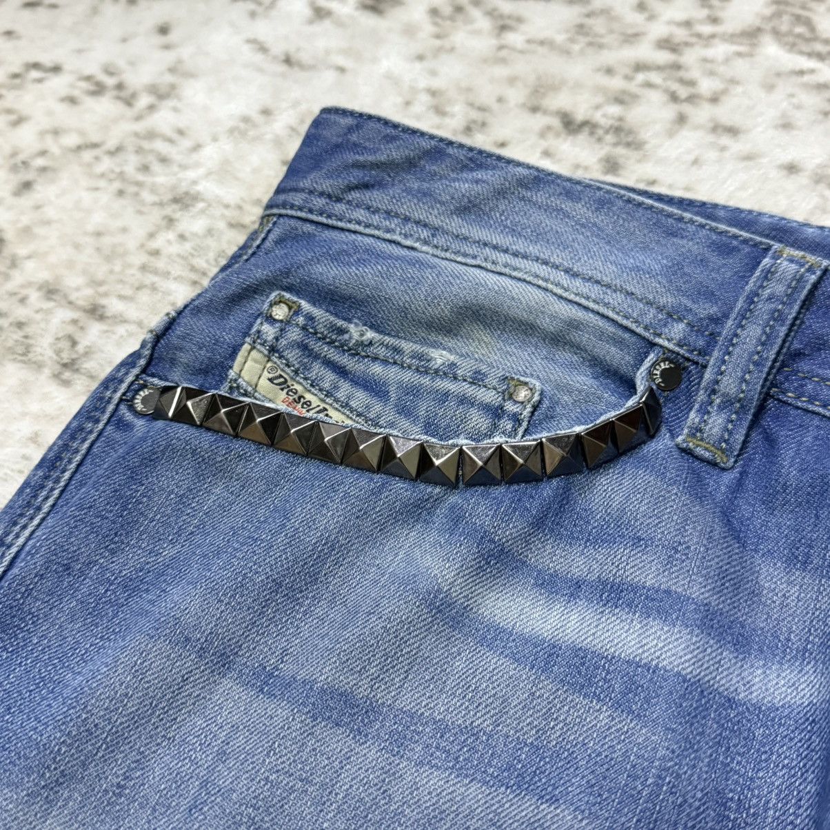 Diesel 2000s Diesel Fade Wash Studded Slim Jeans Size US 31 - 3 Thumbnail