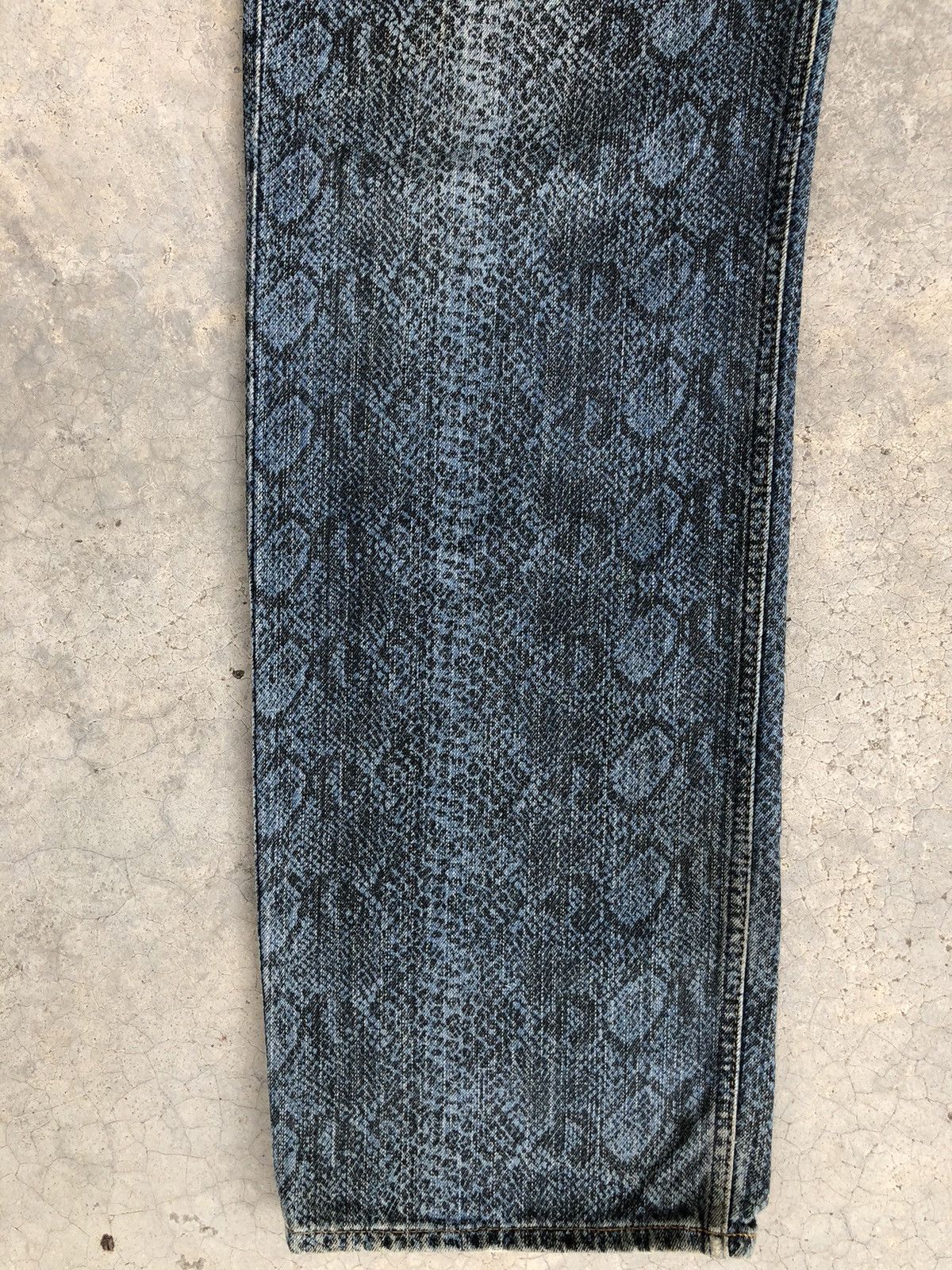 Karakuri Tamashii Karakuri Tamashii Embroidered Jeans Baggy Snake Skin Size US 37 - 6 Thumbnail