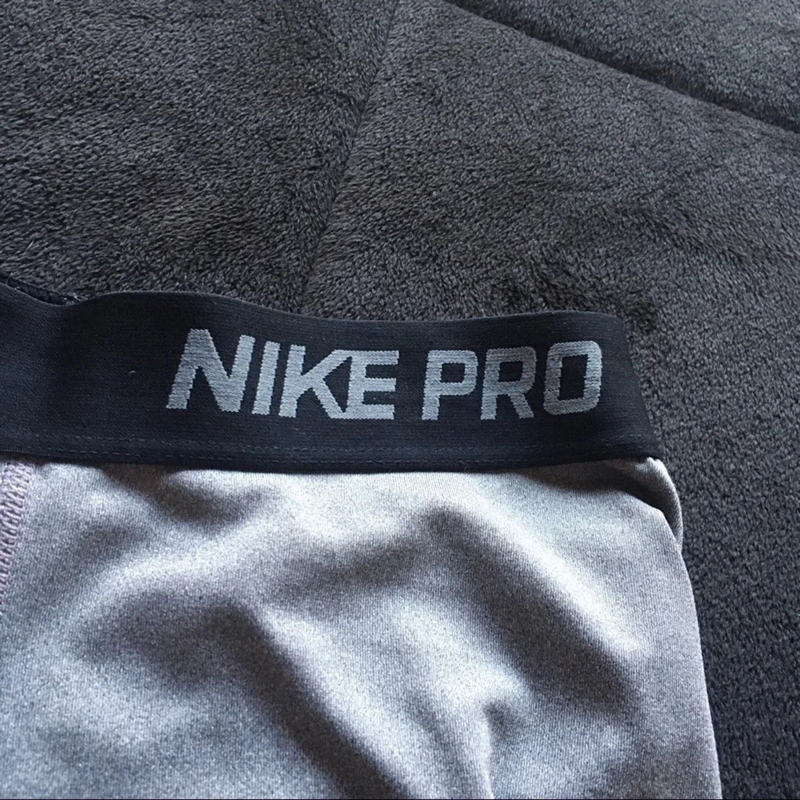 Nike Nike Pro women’s dri fit tights, size Smallviet Size 28" / US 6 / IT 42 - 2 Thumbnail