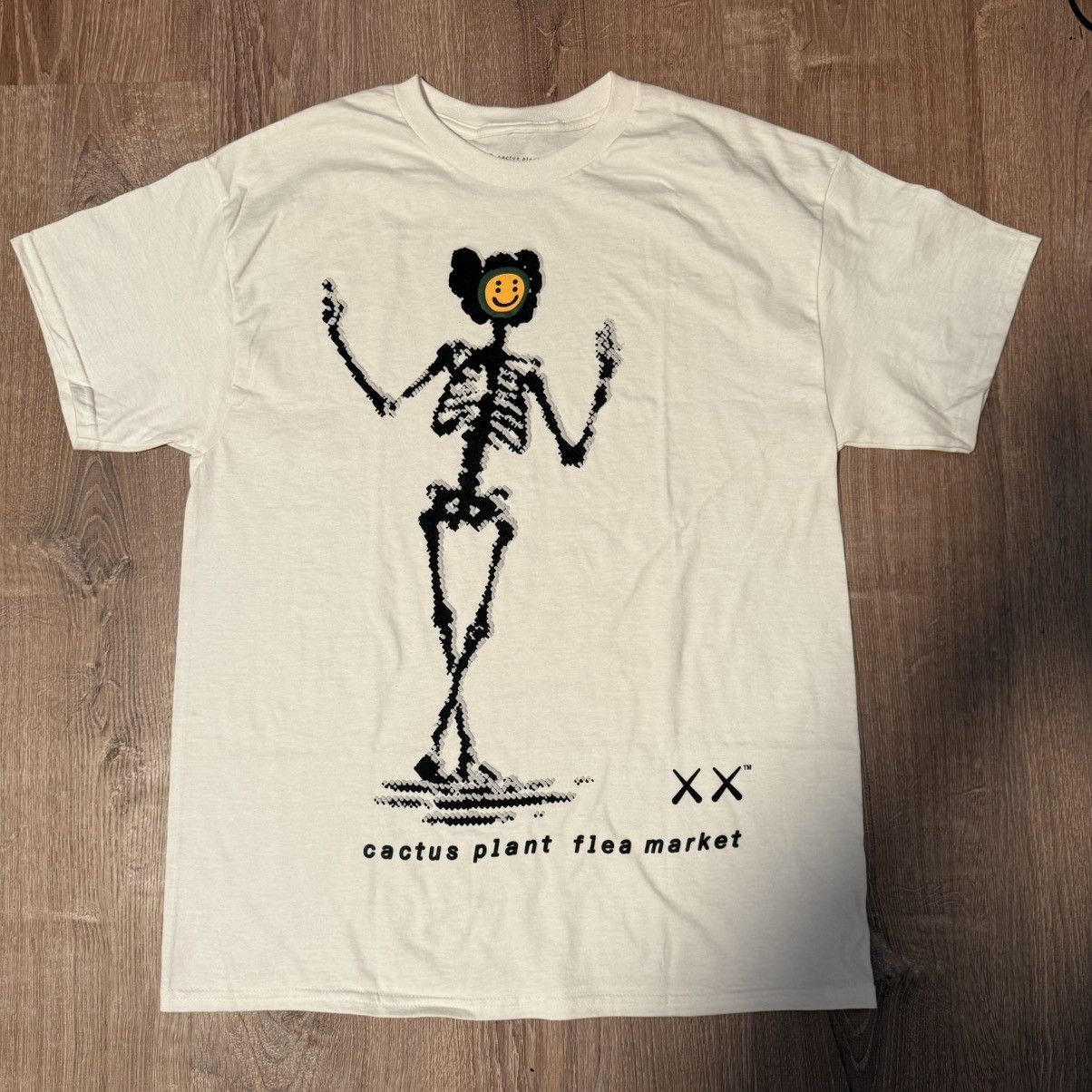 KAWS x CACTUS FLEA MARKET WHITE TEE SIZE LARGE