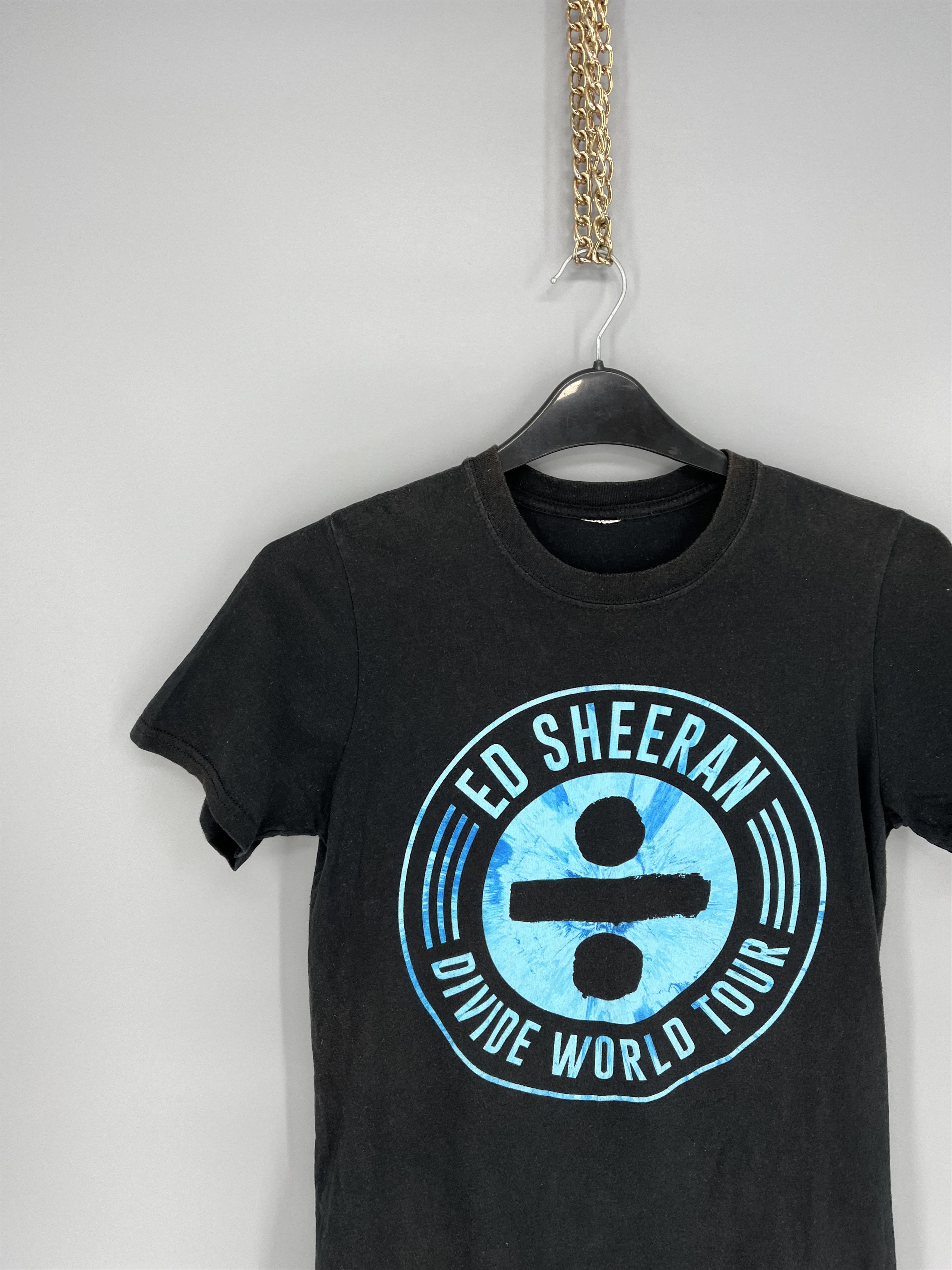 Band Tees Vintage Y2K Ed Sheeran Divide World Tour T-Shirt Size US S / EU 44-46 / 1 - 4 Thumbnail