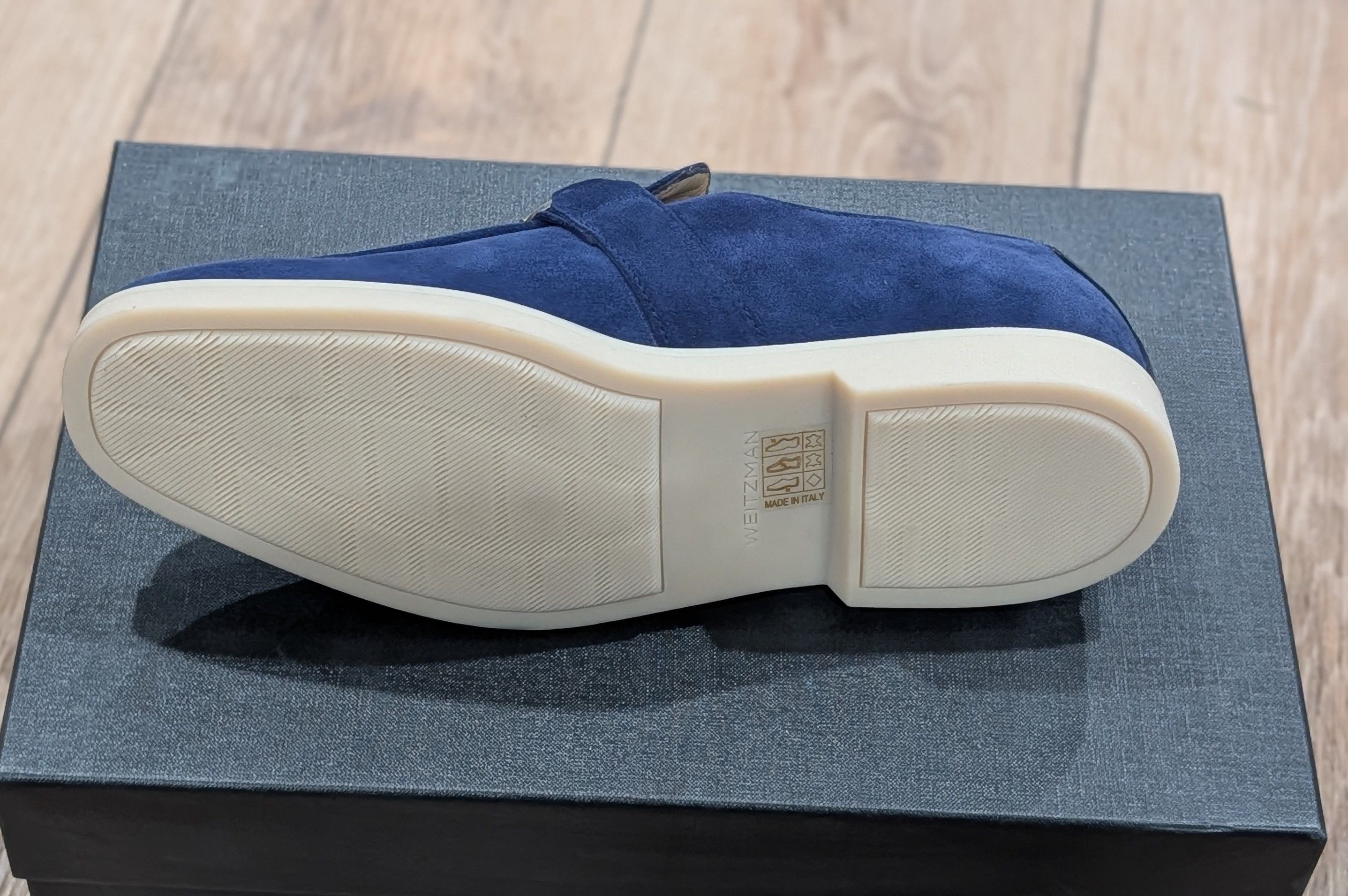 Stuart Weitzman Stuart Weitzman "Aurelio" Suede Loafers Navy 44 US 11 Size US 11 / EU 44 - 9 Thumbnail