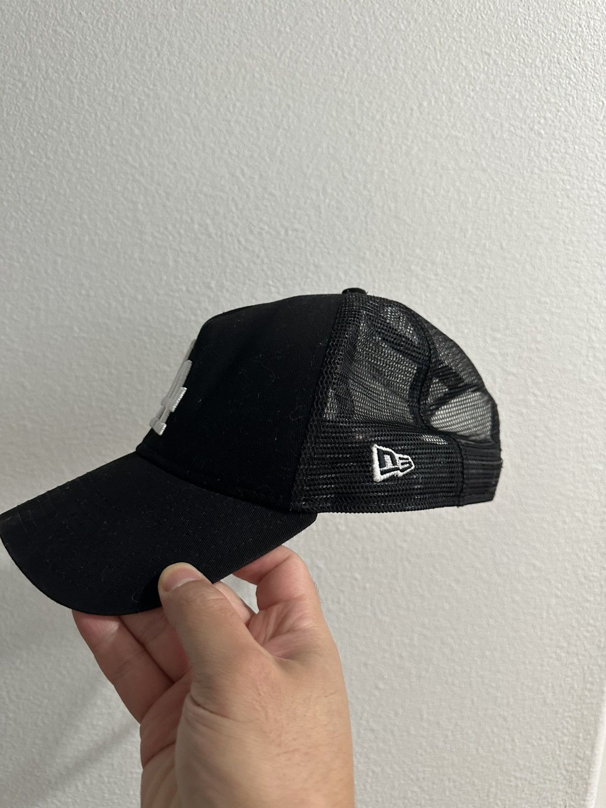 New Era Los Angeles Dodgers Black Trucker Hat Size ONE SIZE - 2 Thumbnail