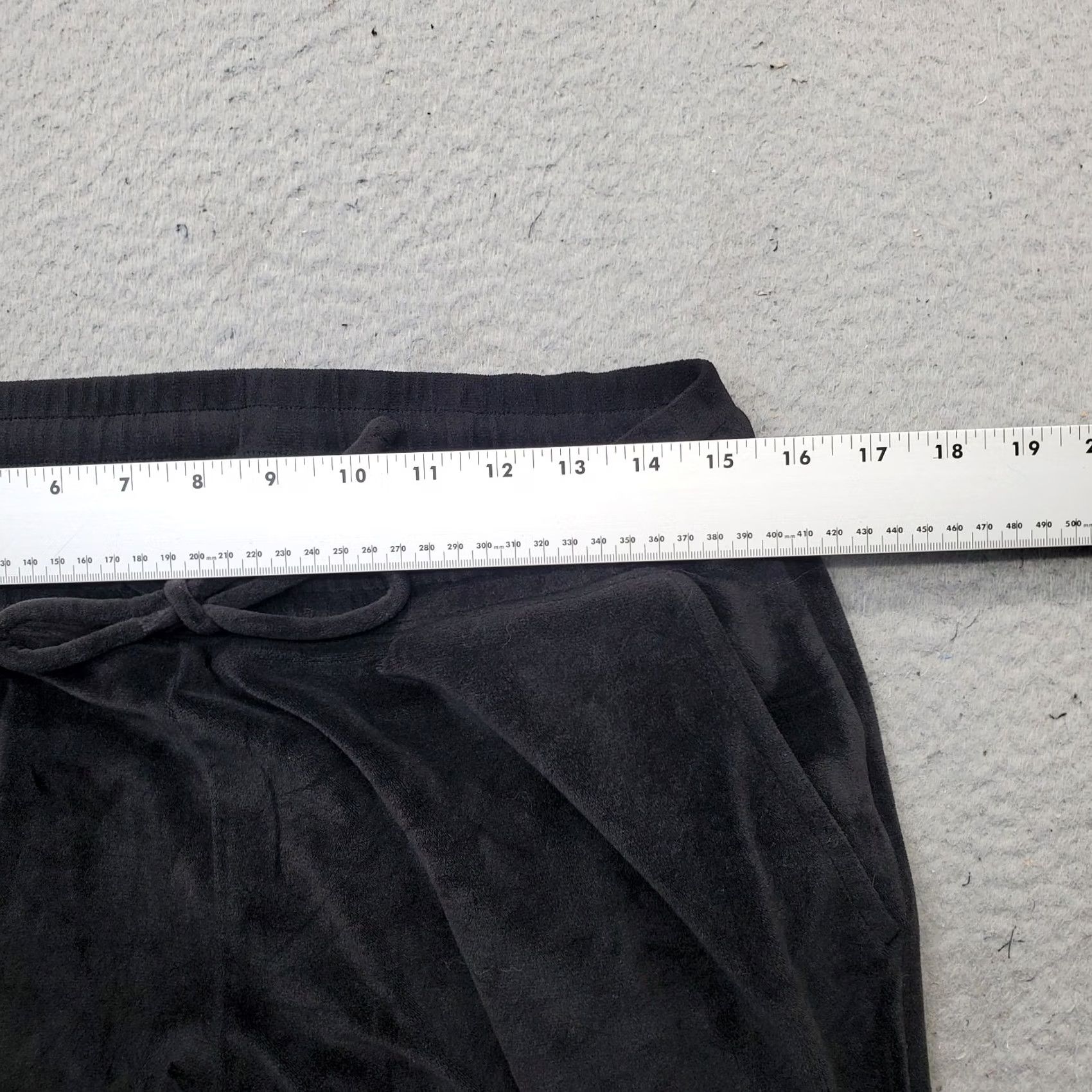 Gap Gap Velour Pants Women M Black Athletic Drawstring Tapered Leg Pockets Lined Sweatpants Regular Inseam 26.25" Size: Womens Size M Size 32" / US 10 / IT 46 - 6 Thumbnail