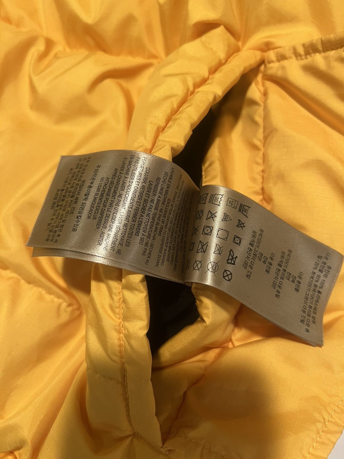 Burberry Burberry men’s detachable gloves ski jacket. 52/XL $1890 Size US L / EU 52-54 / 3 - 6 Thumbnail