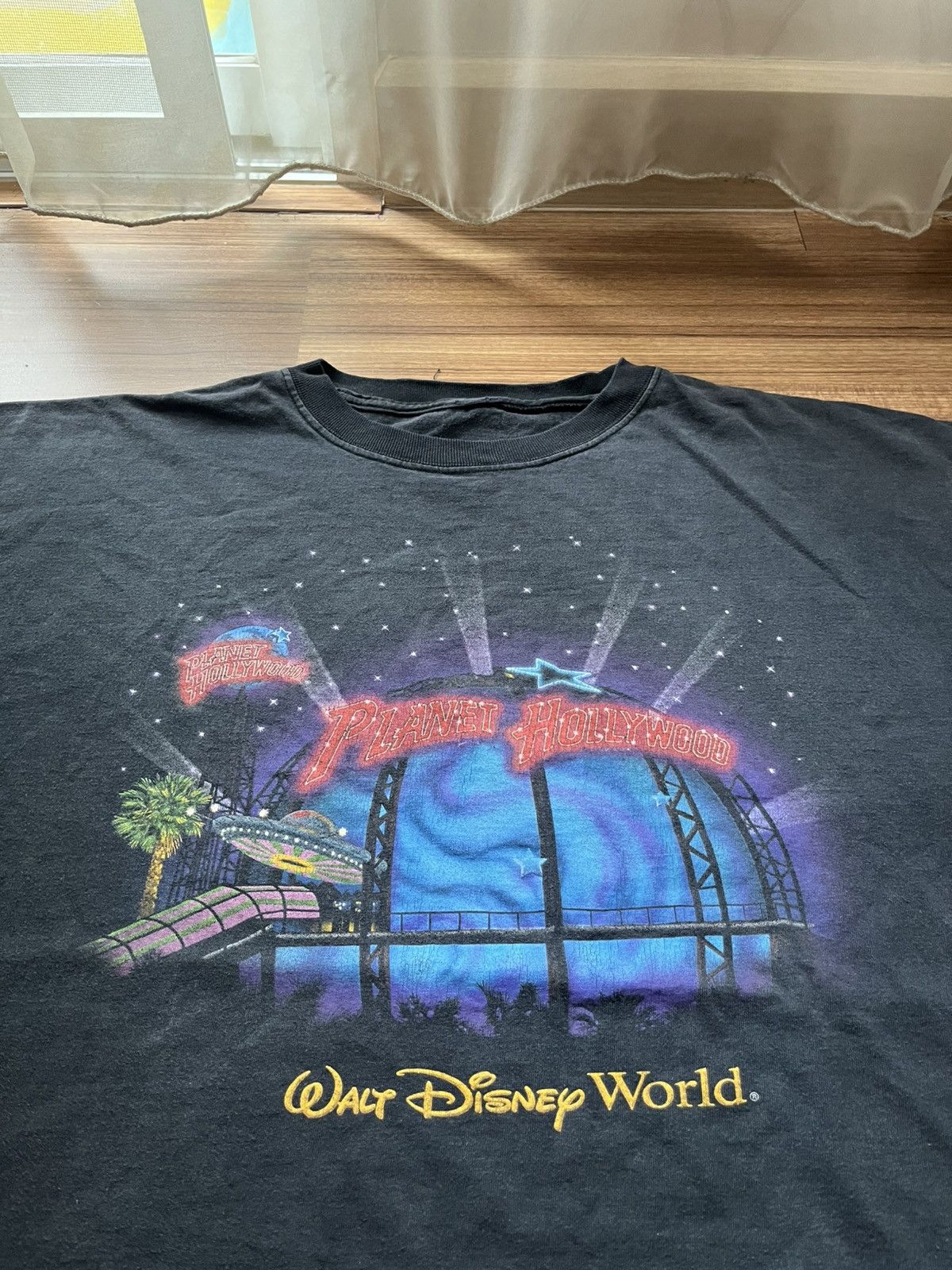 Disney Vintage Disney Planet hollywood tee Size US XL / EU 56 / 4 - 1 Thumbnail