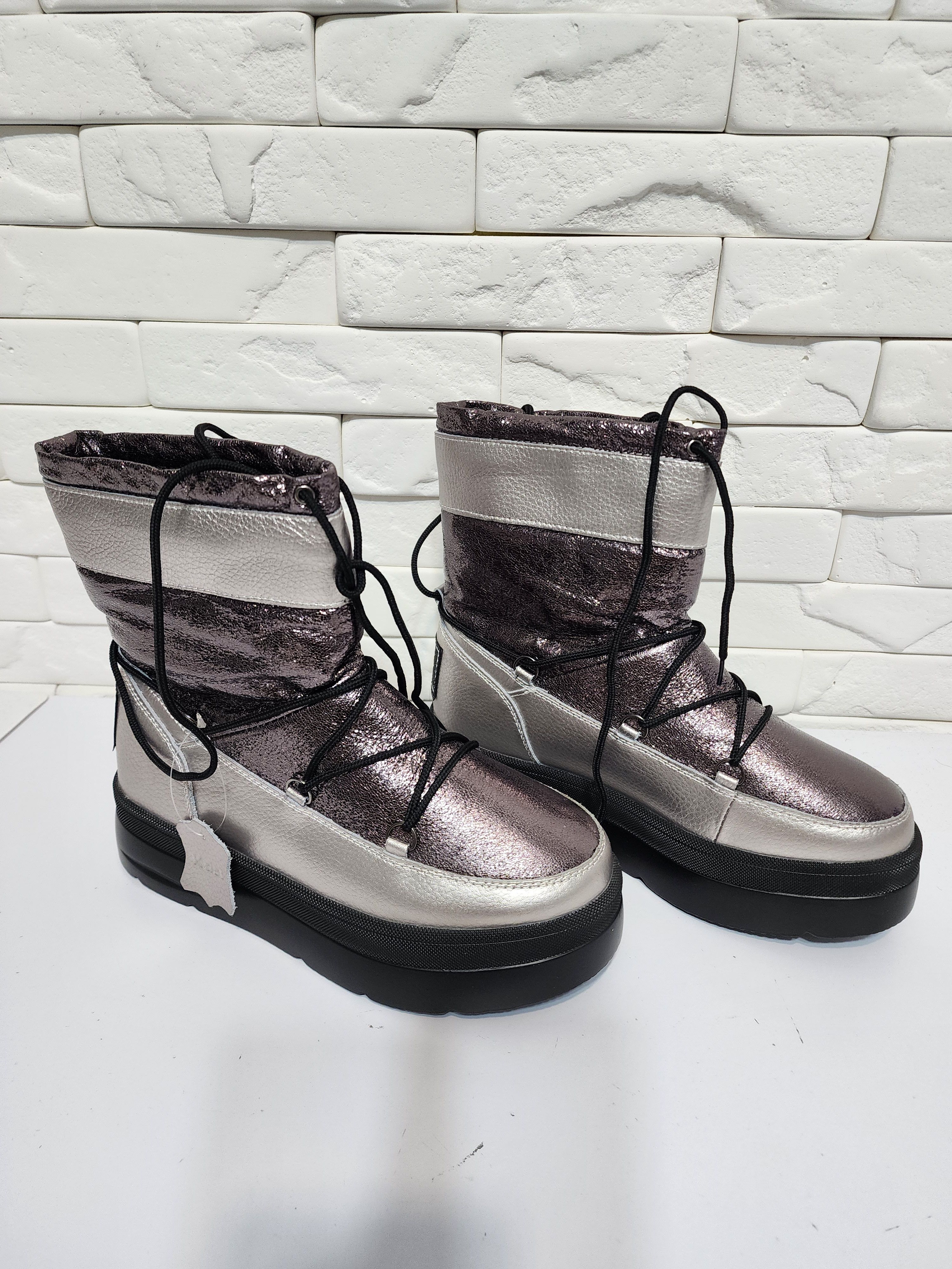Genuine Leather Black & Gray Leather Warm Shoes Size US 7.5 / IT 37.5 - 1 Thumbnail