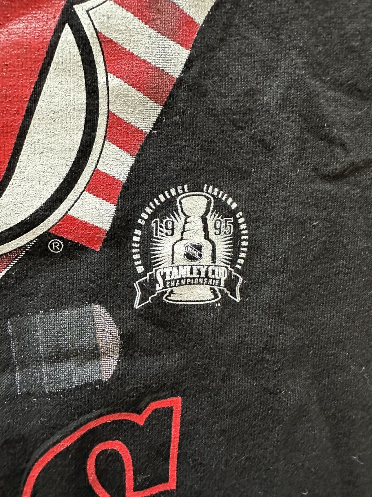 NHL × Starter × Vintage Vintage Starter New Jersey Devils 1995 Stanley Cup T-Shirt Size US XL / EU 56 / 4 - 4 Thumbnail