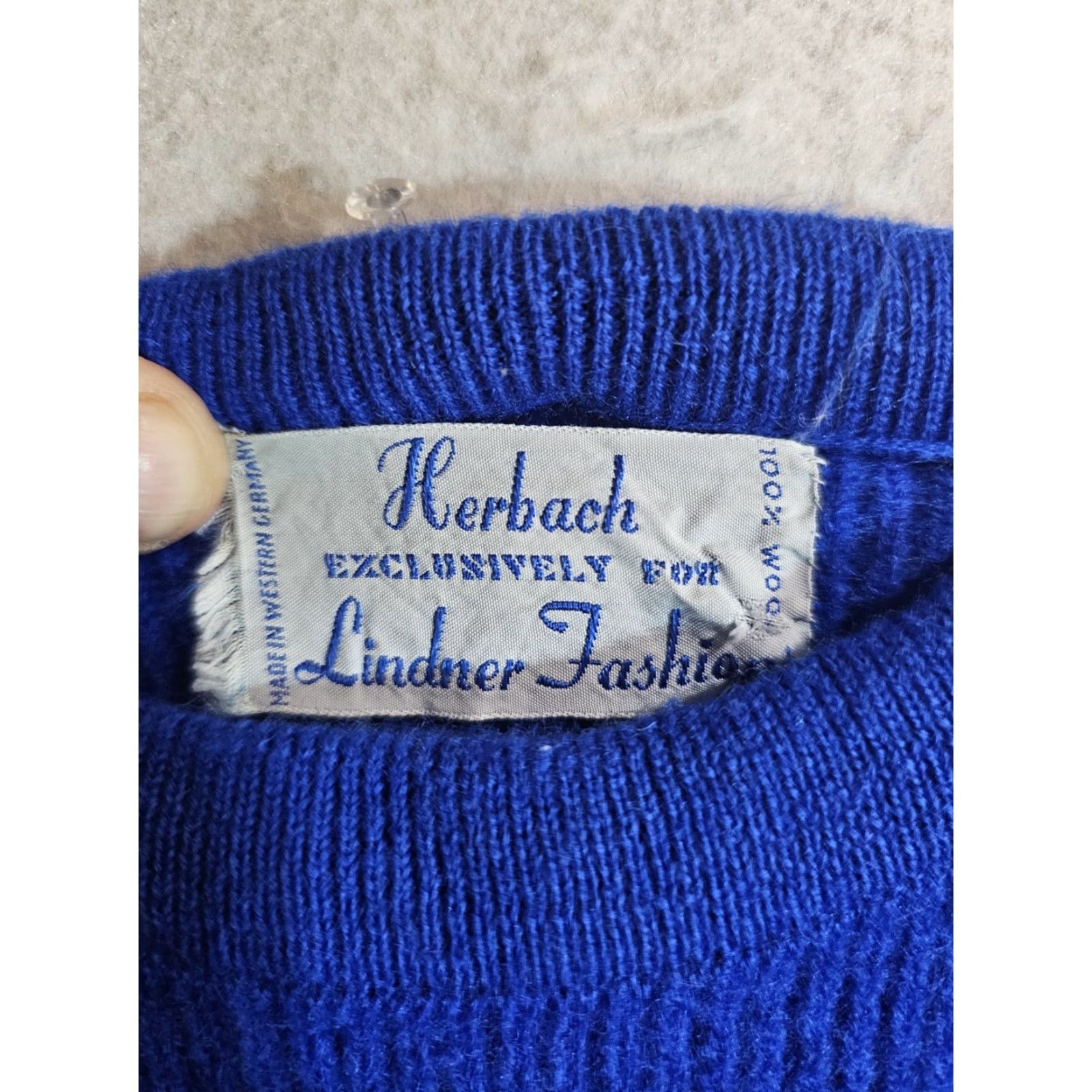 Vintage VINTAGE Herbach Sweater Mens Sz Sm Crewneck 100% Wool Striped Blue Red - See Pics Size US S / EU 44-46 / 1 - 4 Thumbnail