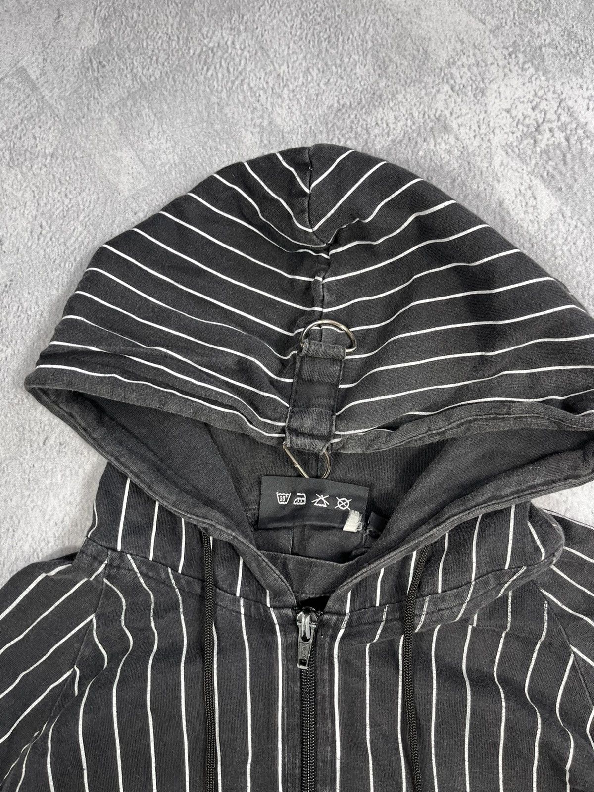 Japanese Brand × Vintage Vintage Y2K striped bondage ghotic wings zip hoodie Size M / US 6-8 / IT 42-44 - 9 Thumbnail